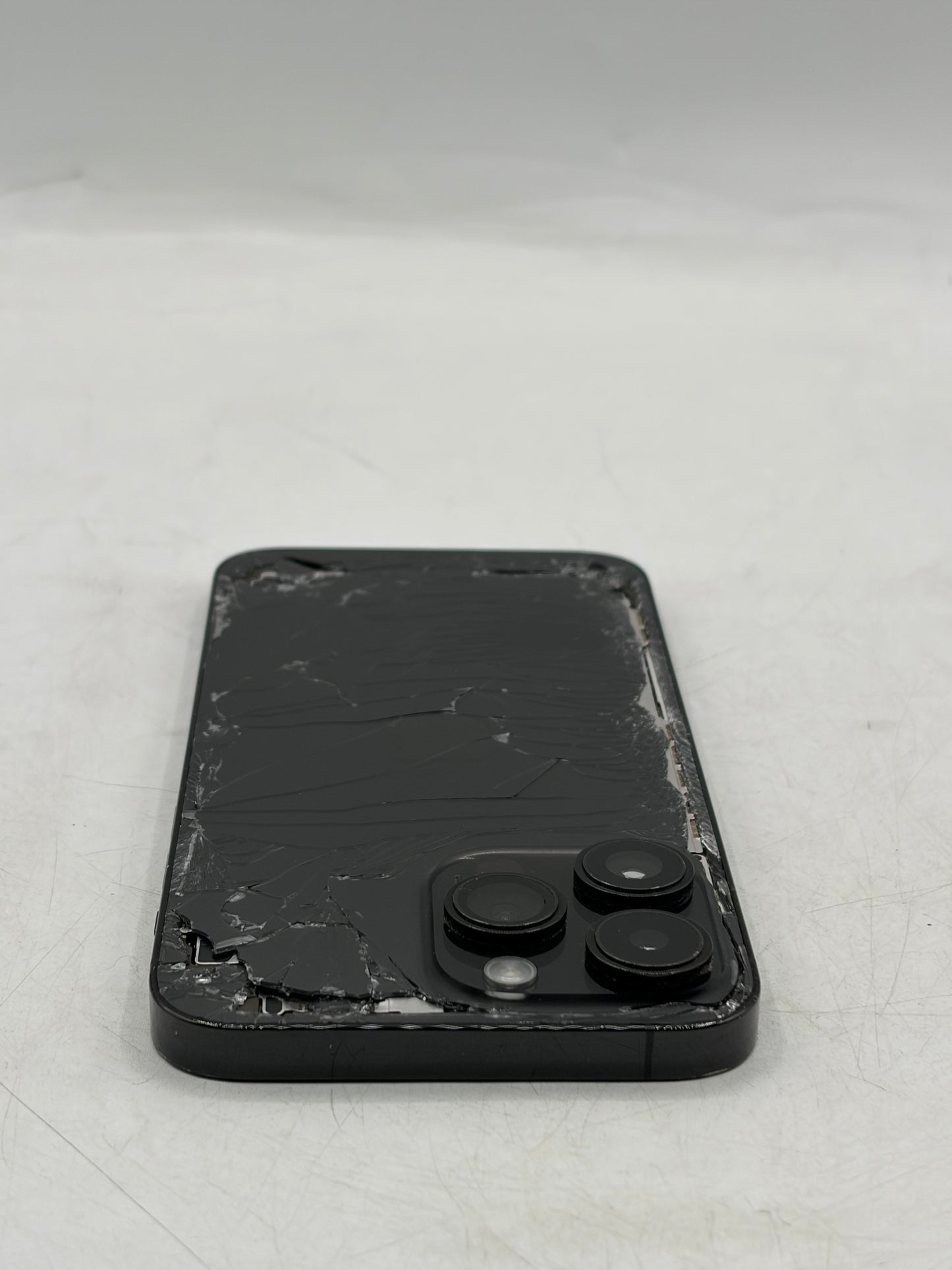 Unlocked Apple iPhone 14 Pro Max 128GB A2651 MQ8N3LL/A Black CRACKED BACK