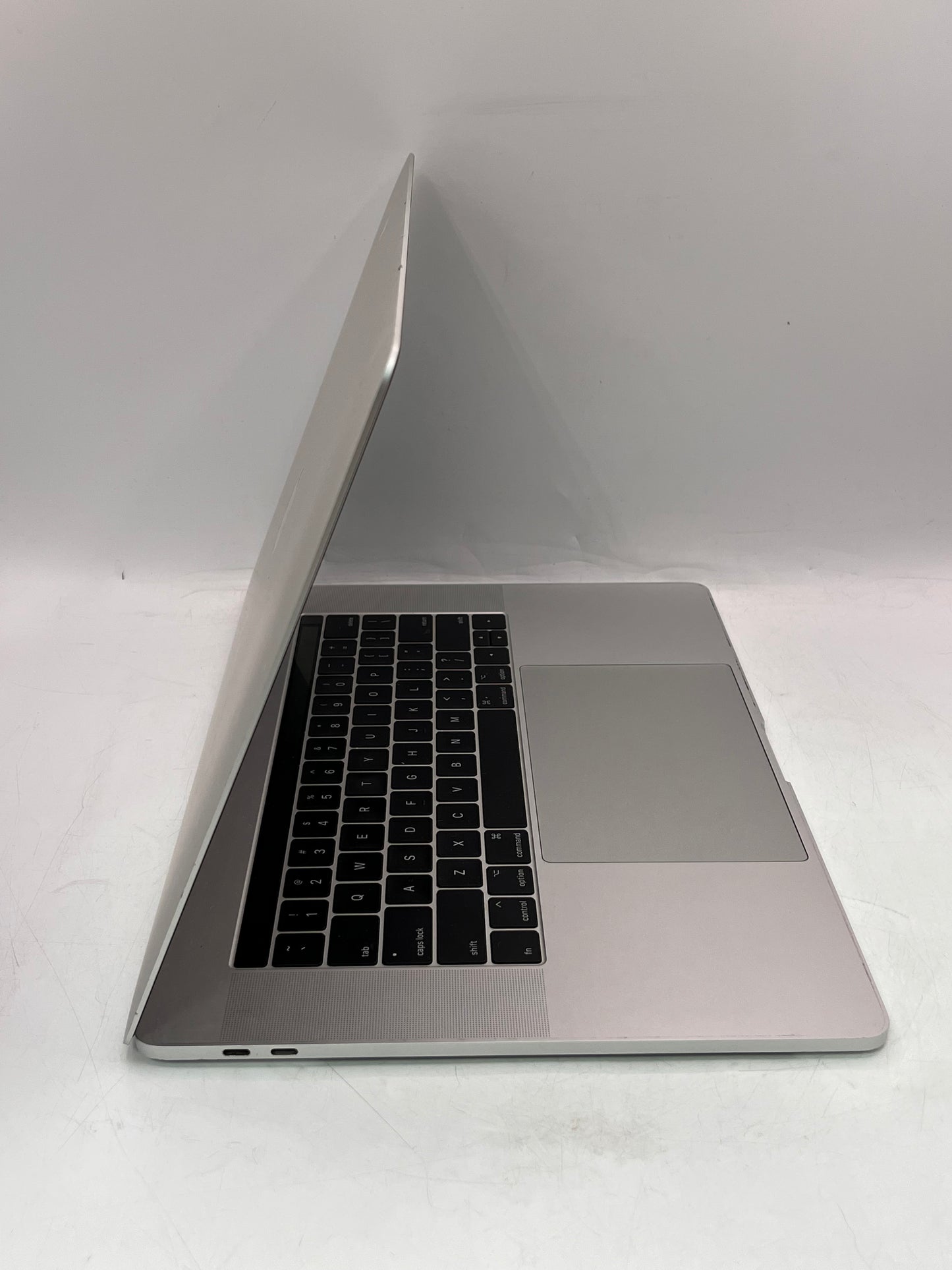 2017 Apple MacBook Pro 15" A1707 16GB 256GB Core i7 NO OS