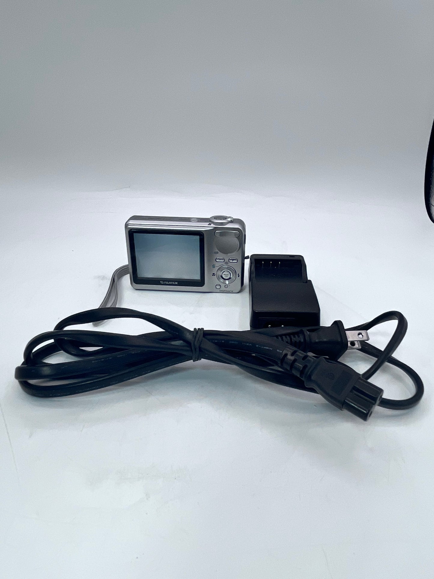 Fujifilm FinePix F470 6.0MP Digital Camera Silver