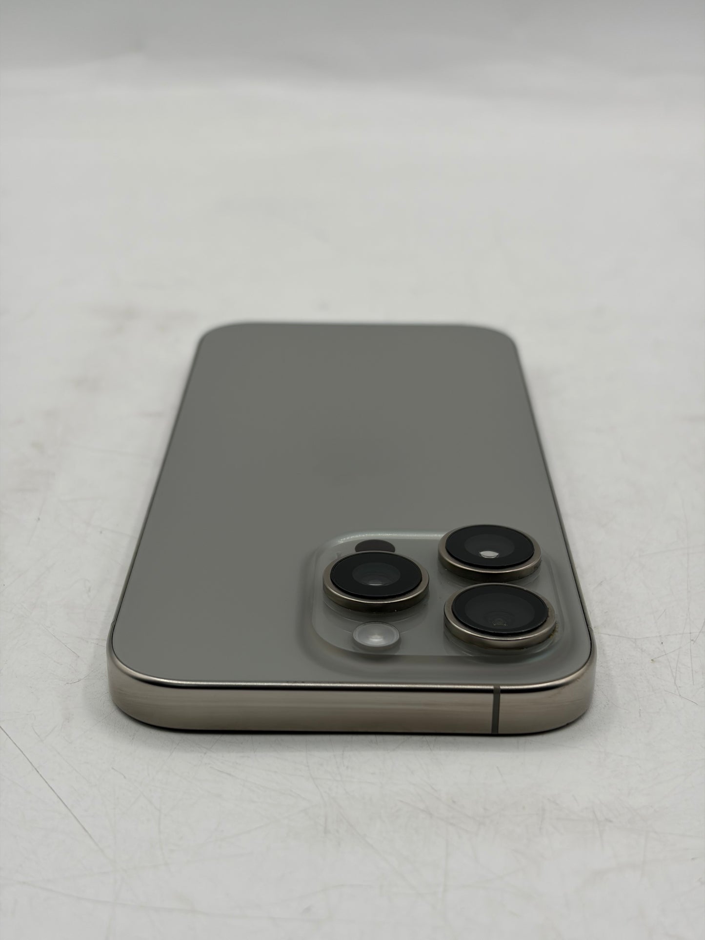Unlocked Apple iPhone 16 Pro 512GB A3083 MYMP3LL/A - Black 90% Battery Health