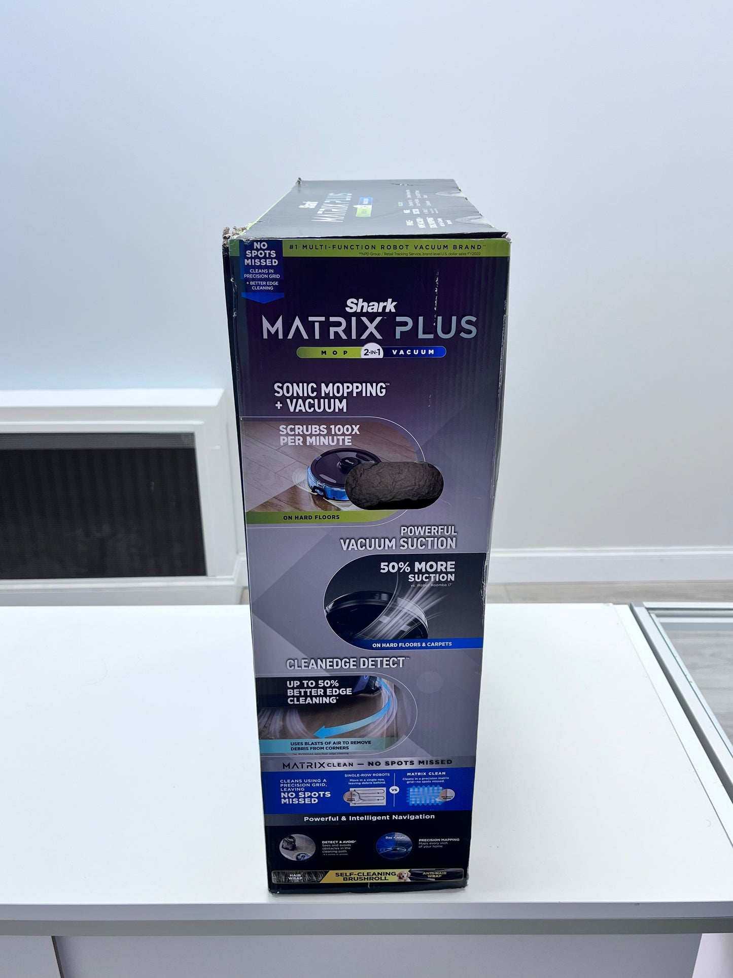 Shark Matrix Plus 2-in-1 Robot Vacuum & Mop/  / RV2610WD - New in Box - Black