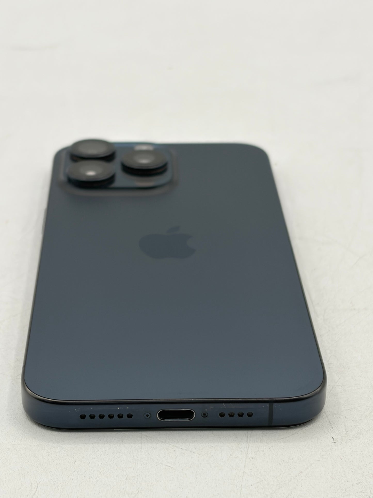 Unlocked Apple iPhone 15 Pro Max 256GB - Blue Titanium