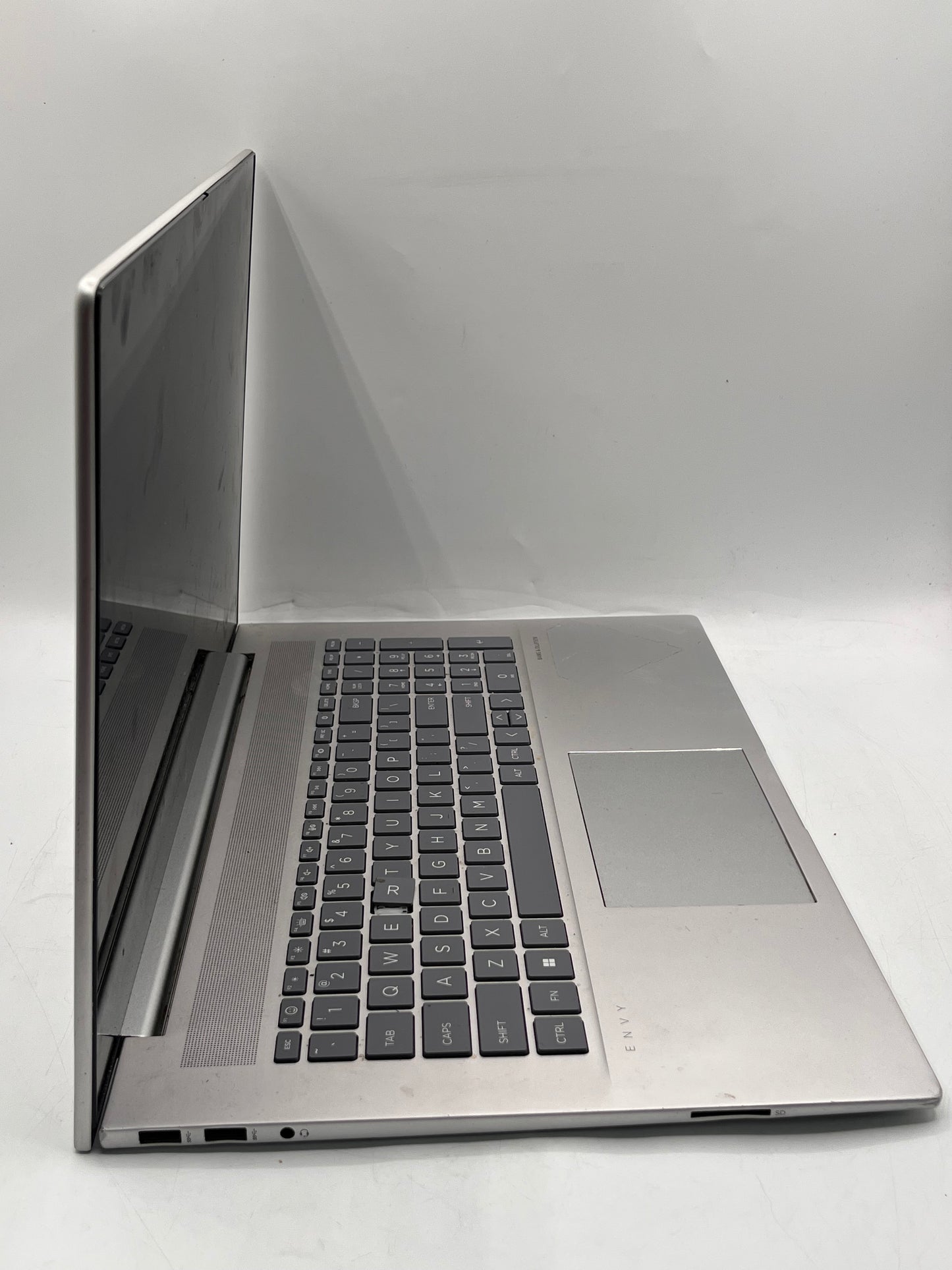 HP Envy 17-CW0097nr 17” Core i7-1355U 32GB 1TB RTX 3050 w/ Charger