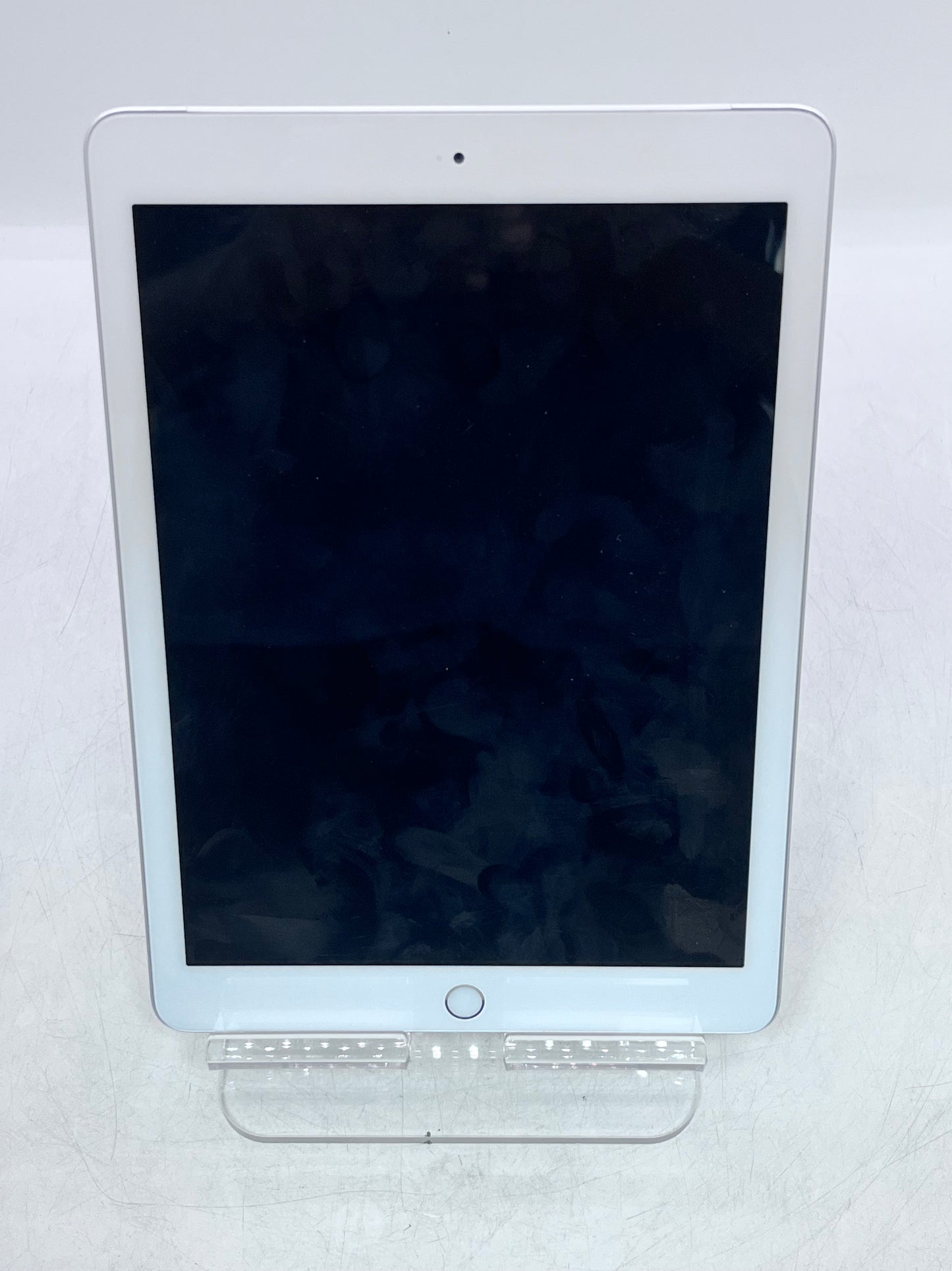 Unlocked  Apple iPad (6th Gen) A1954 MR6P2LL/A 32GB White Great Condition
