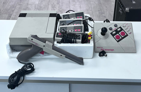 Nintendo NES System Console Bundle 4 Controllers Zapper Gun w/Joystick Free Shipping
