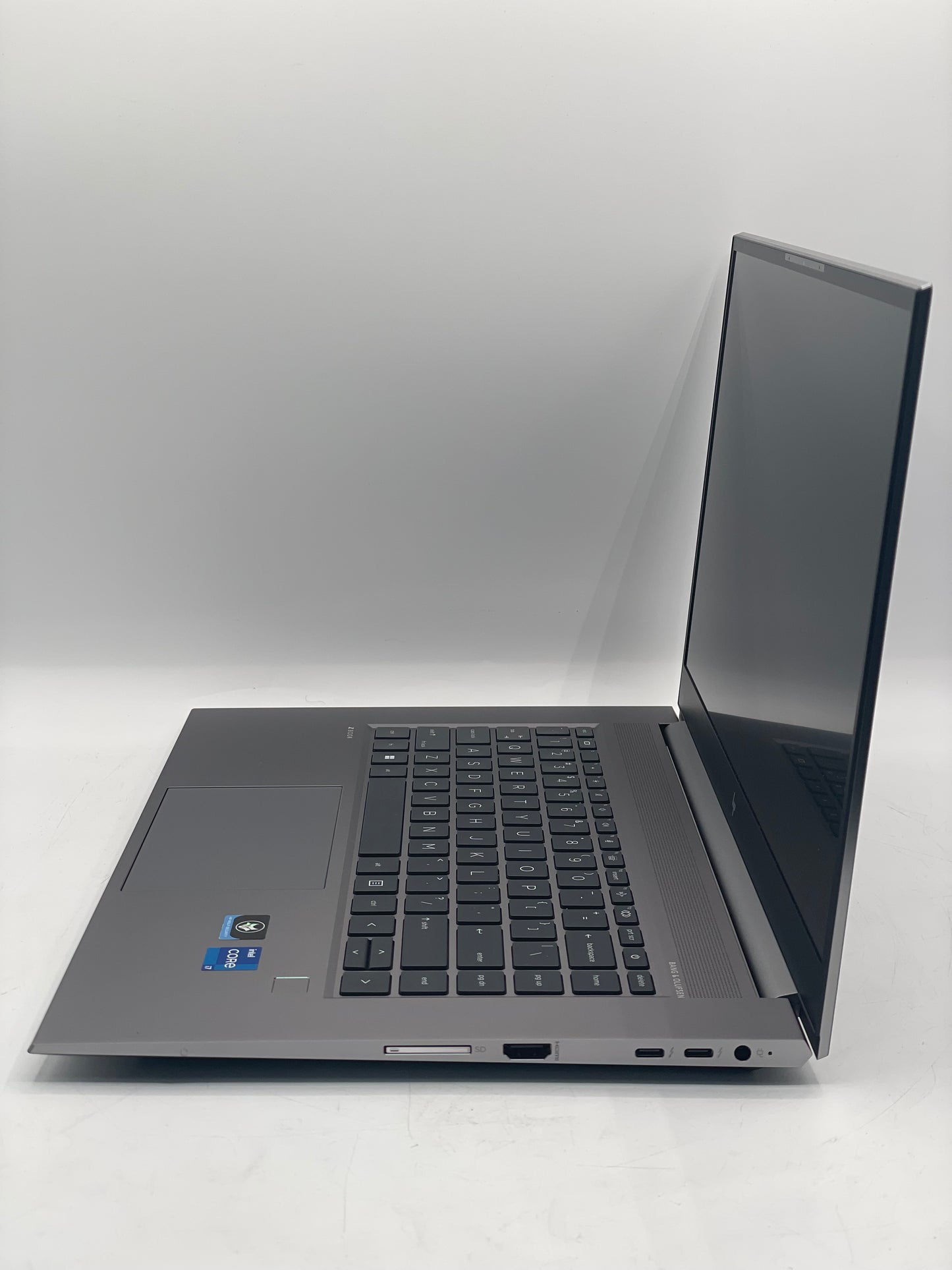 HP ZBOOK STUDIO G8 15 FHD 8 Core i7-11850H 16GB Nvidia T1200 512GB SSD