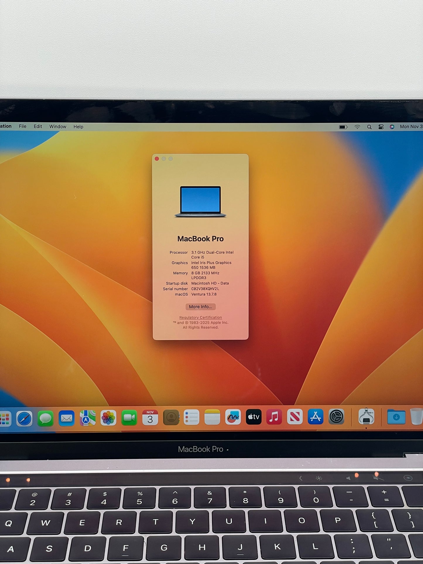 2017 MacBook Pro 13.3" i5-7360U @ 3.1GHz 8GB 256GB A1706 MPXV2LL/A Space Grey
