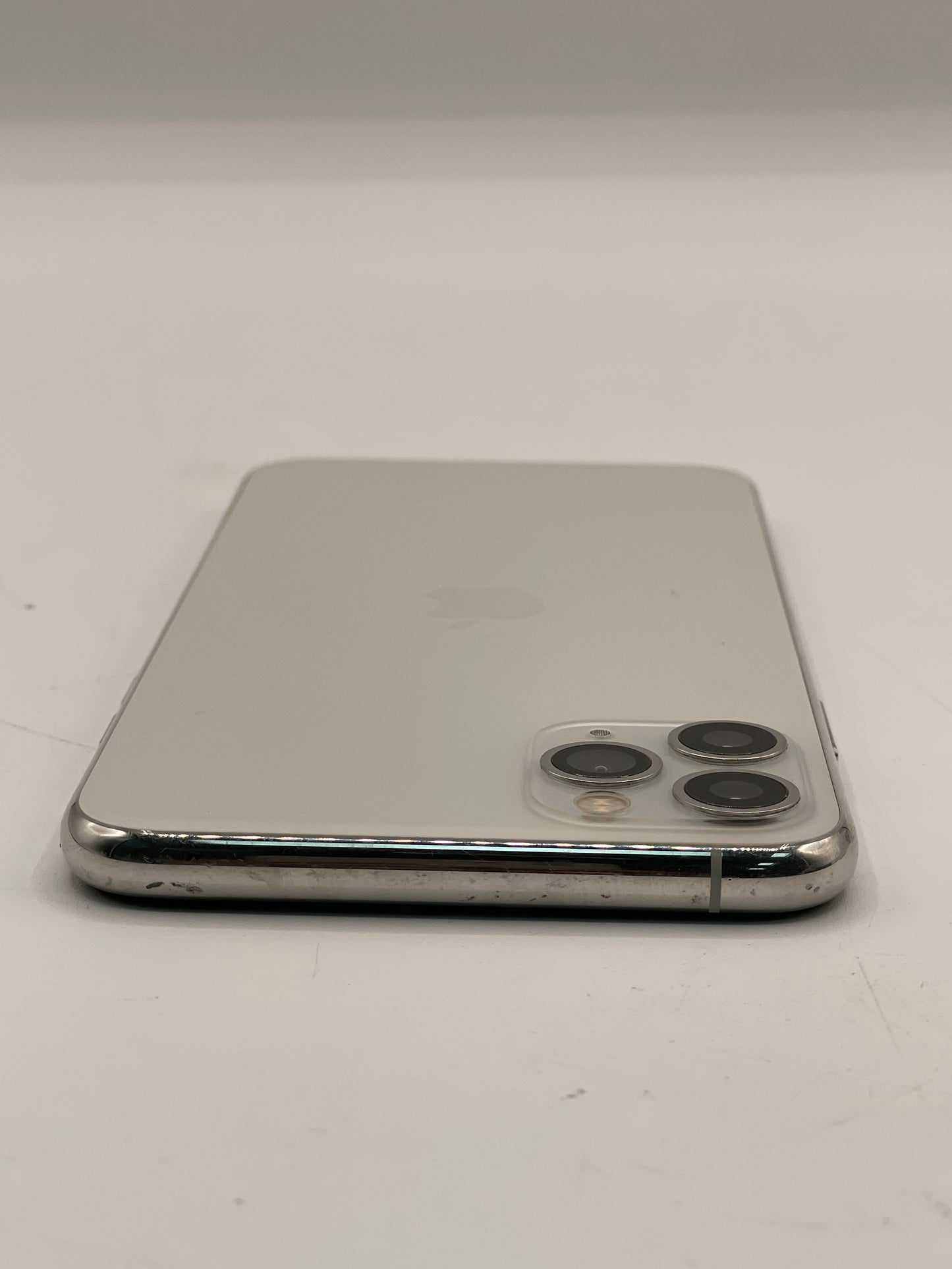 Apple iPhone 11 Pro Max - Cracked Screen & Back - 128GB - Silver - Unlocked