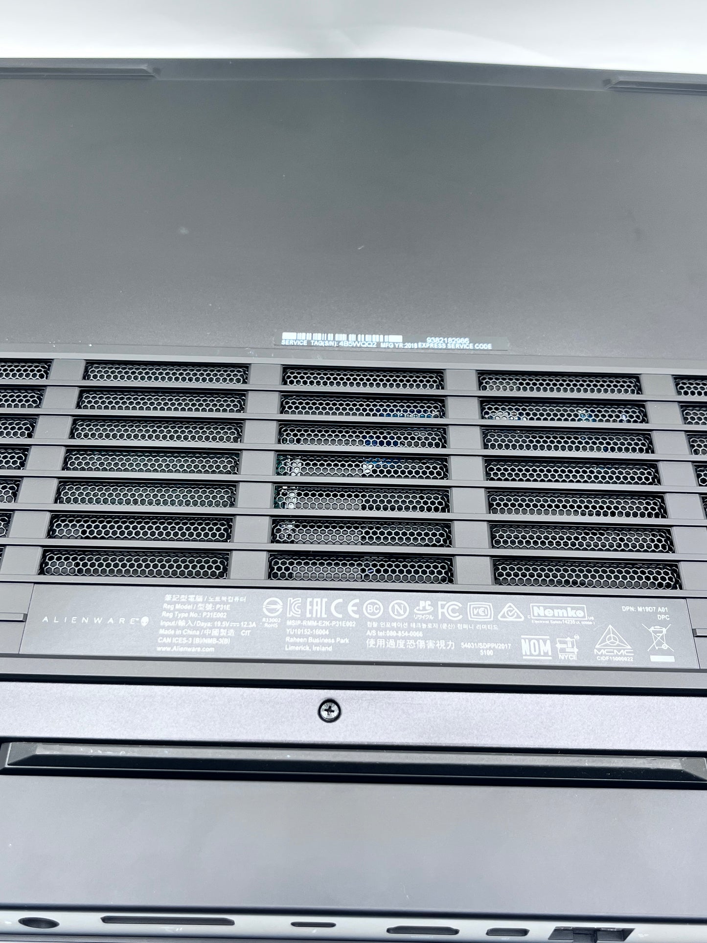 Alienware 17 R5 17" Laptop i7-8750H @ 2.2GHz 16GB 1TB 256GB SSD GTX 1070
