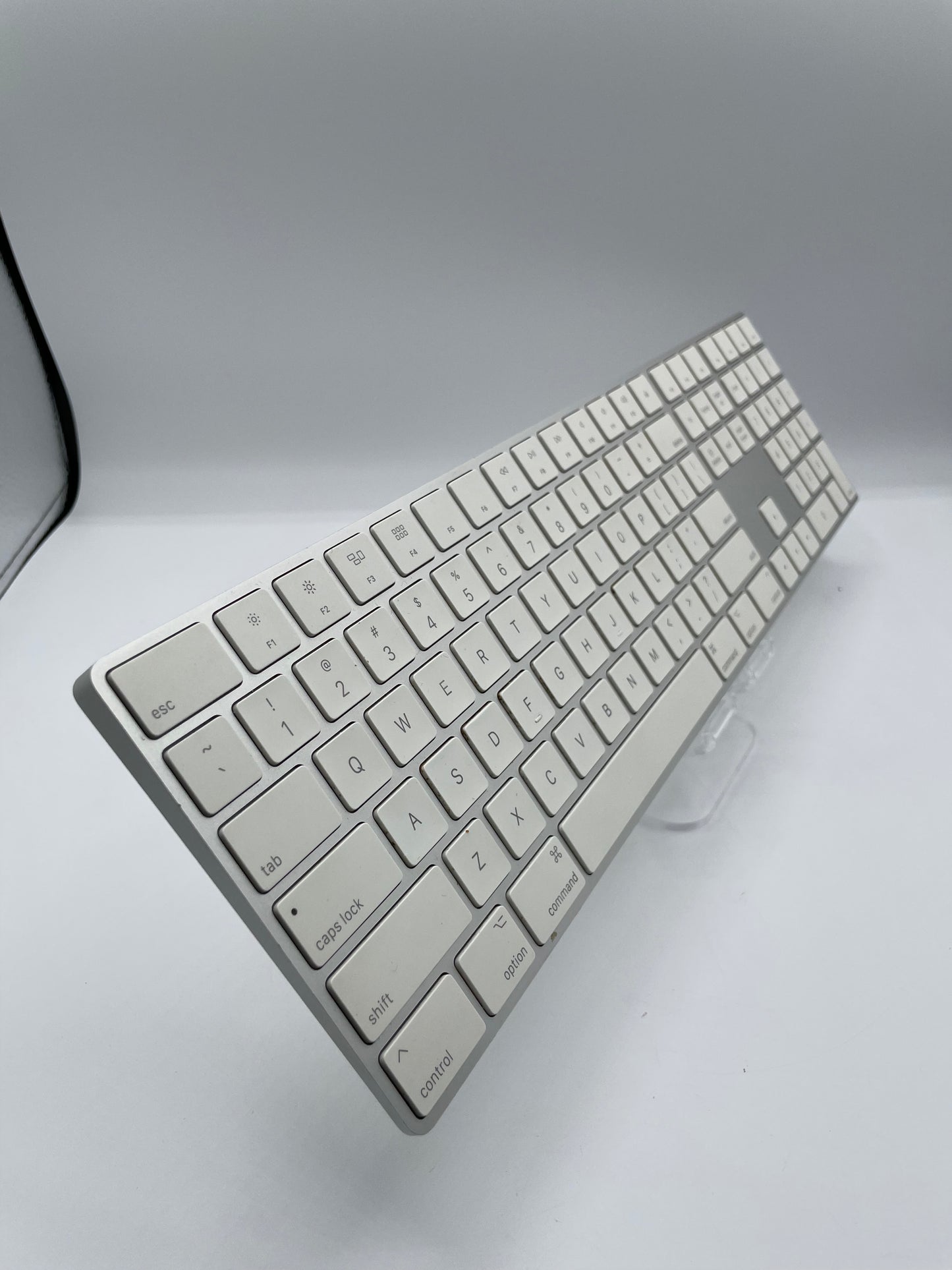 Apple Magic Keyboard with Numeric Keypad MQ052LL/A A1843 - White