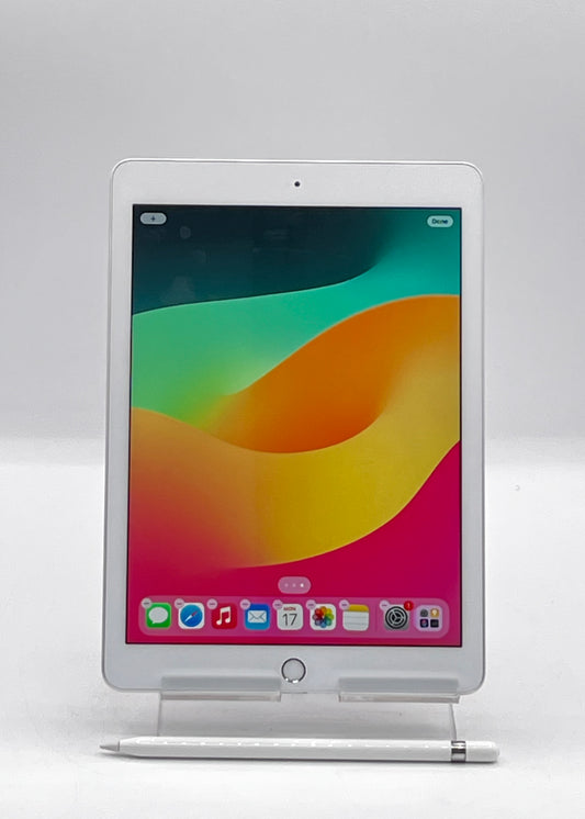 Apple iPad 6th Gen 32GB Silver MR7F2LL/A Wifi + Apple Pencil