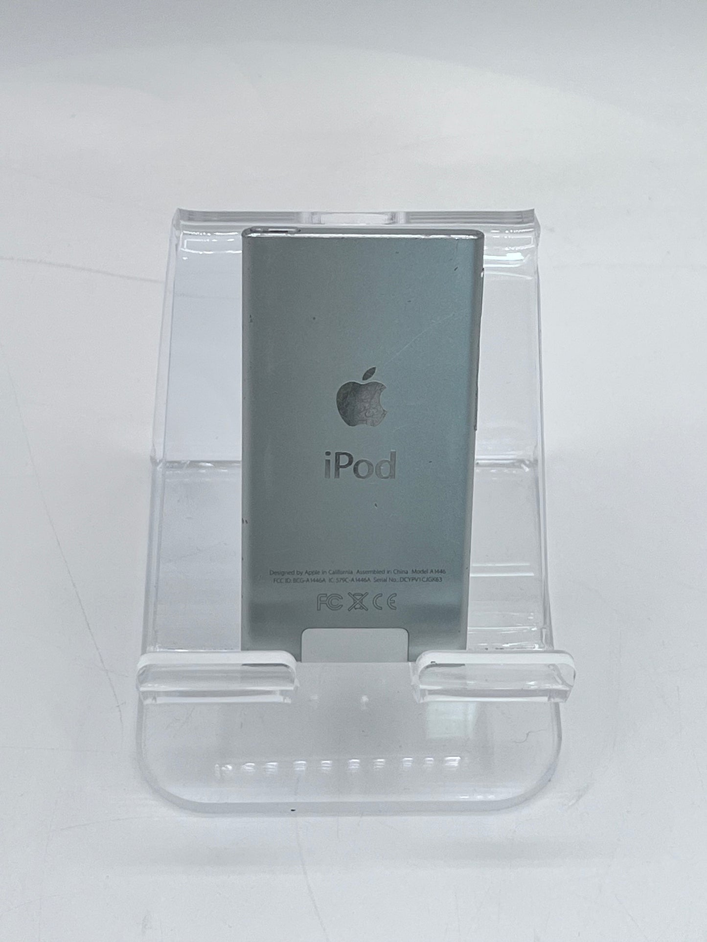 Apple a1446 MP3 Player Silver