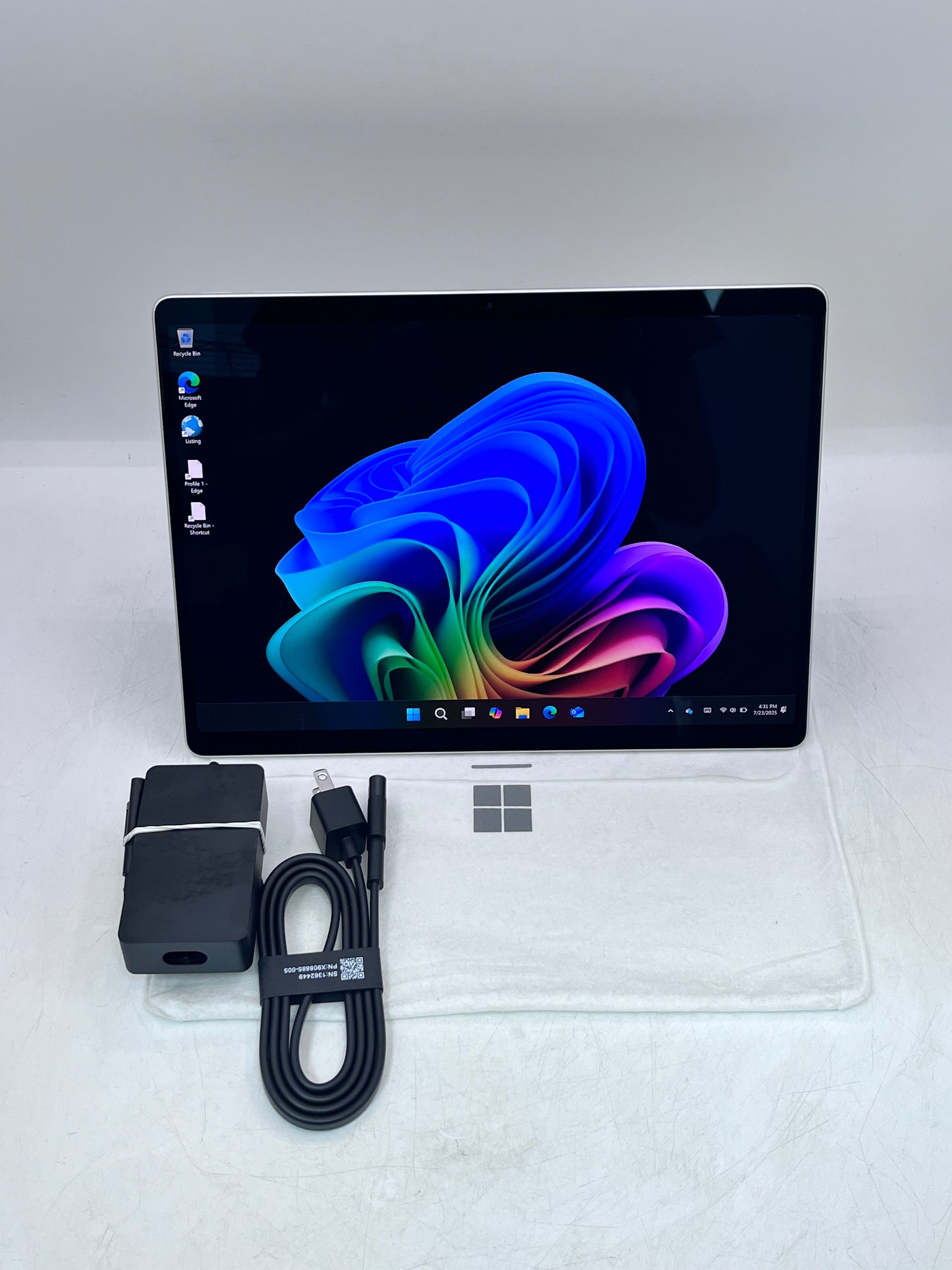 Microsoft Surface Pro 11 for Business 13" Silver Ultra 7 268V 32GB 1TB MINT Condition
