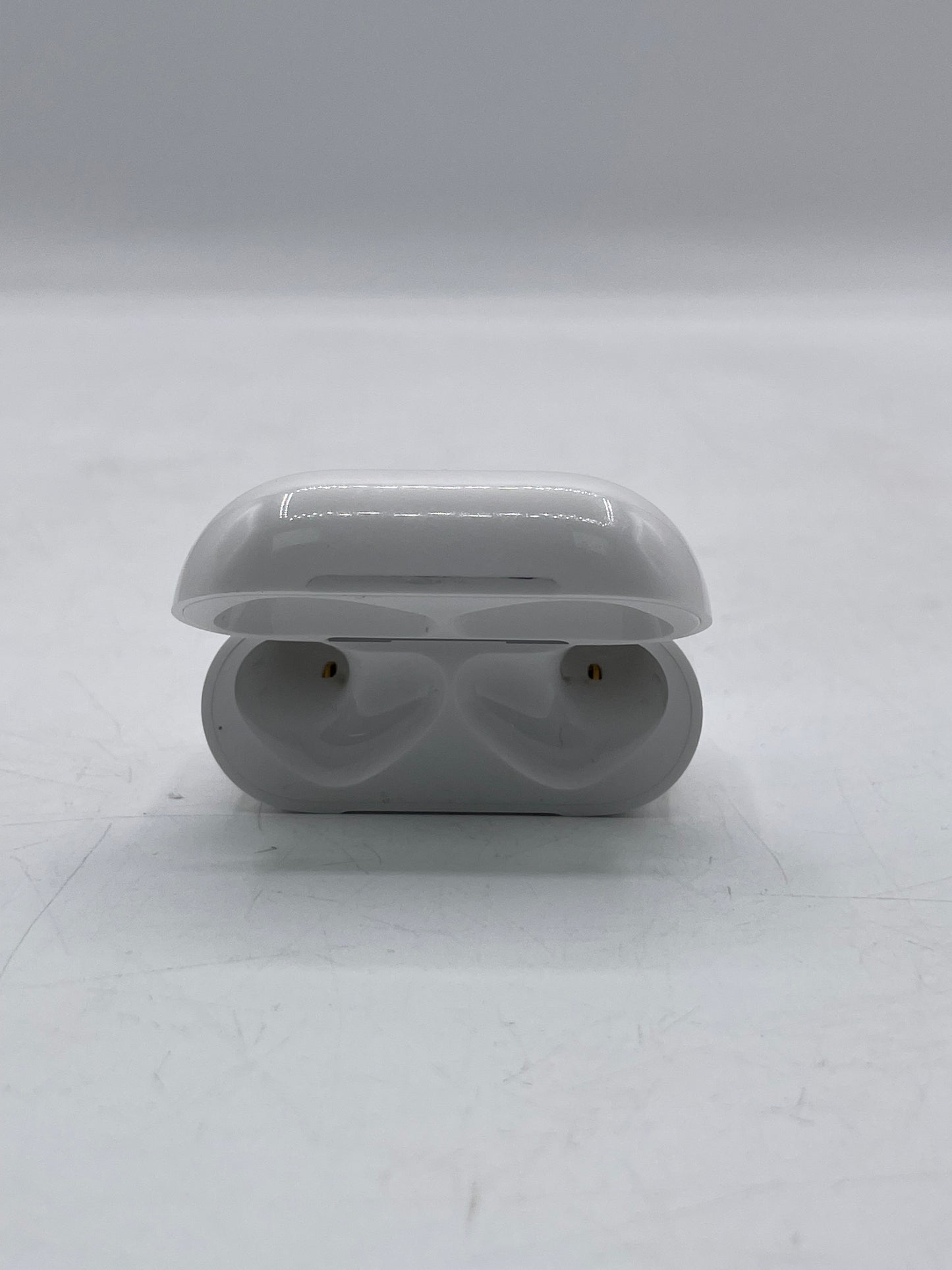 Apple Airpods 4th Gen Complete Set - Used - With Carrying Case