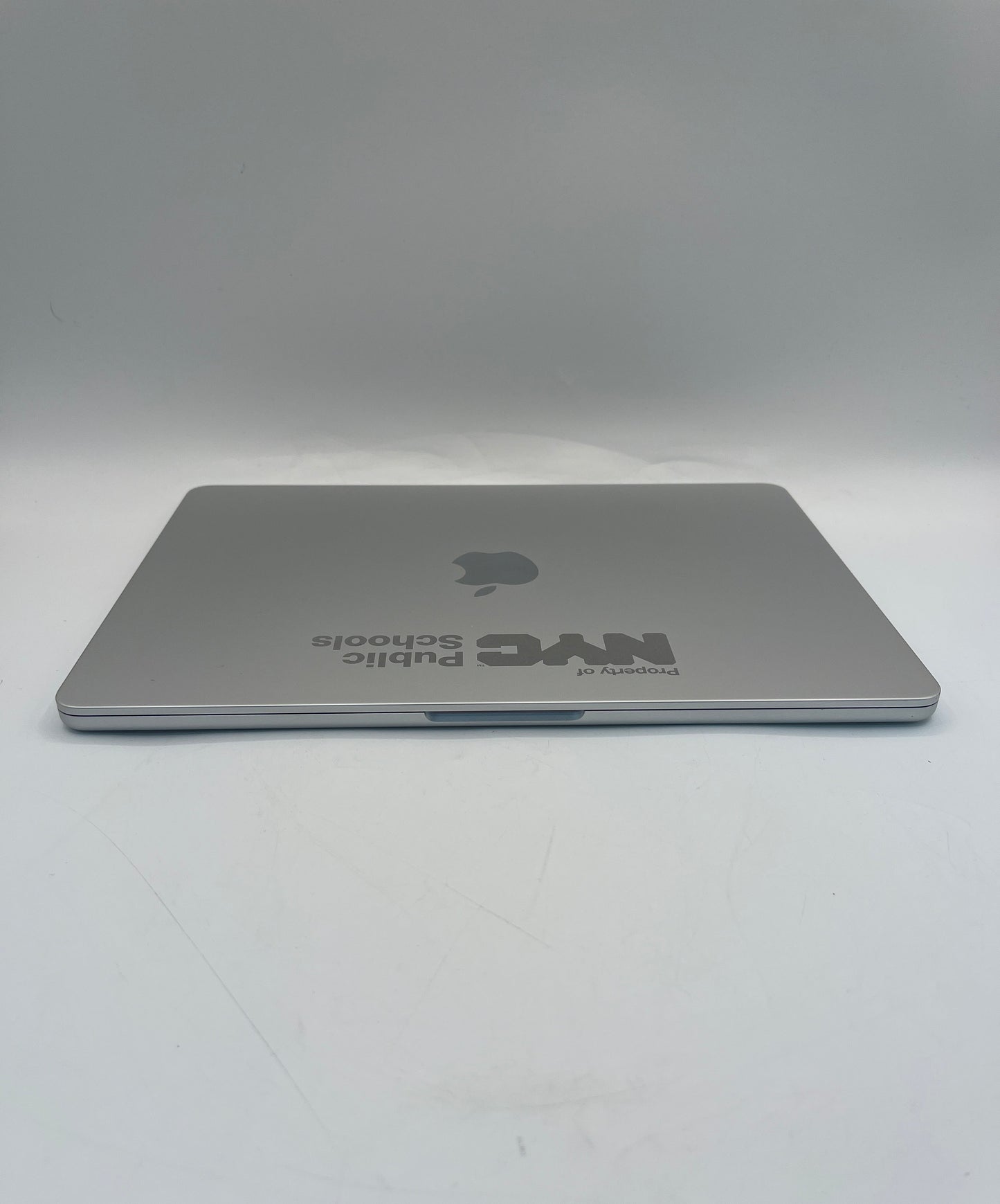 2022 Apple MacBook Air 13.3" M2 8GB 256GB A2681 REMOTELY MANAGED