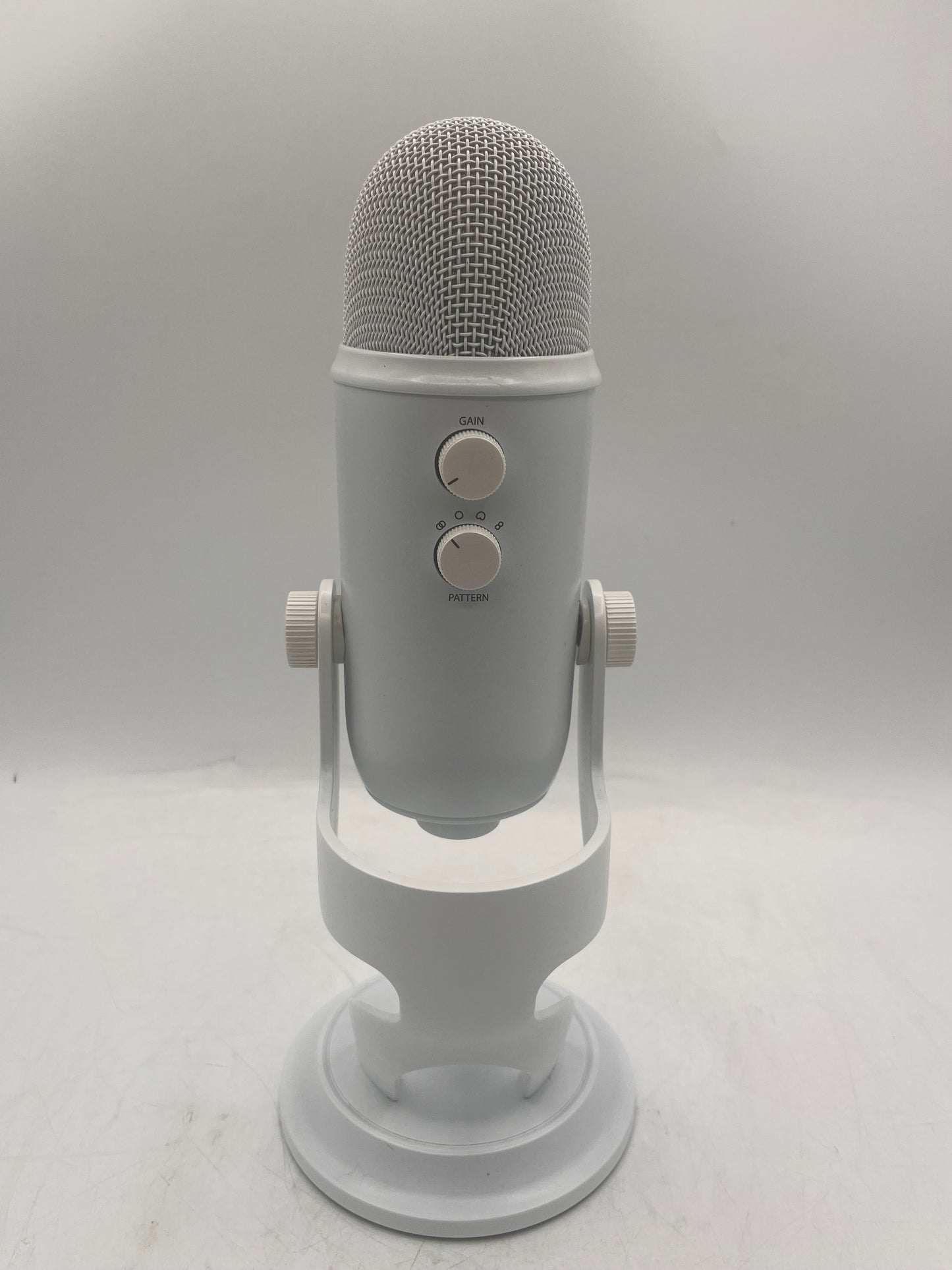 Blue Yeti A00132 Condenser Studio Microphone White