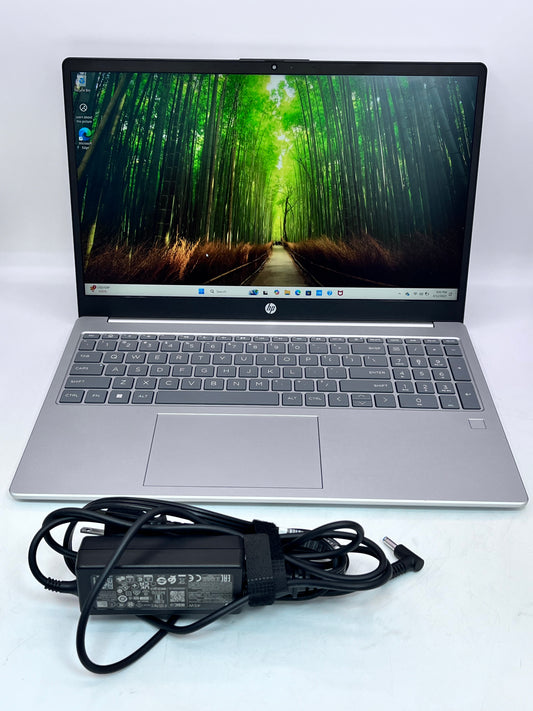 HP 15-fd0131wm, 15.6" Laptop i3-N305, 8GB RAM, 256GB SSD, Win11, Natural Silver