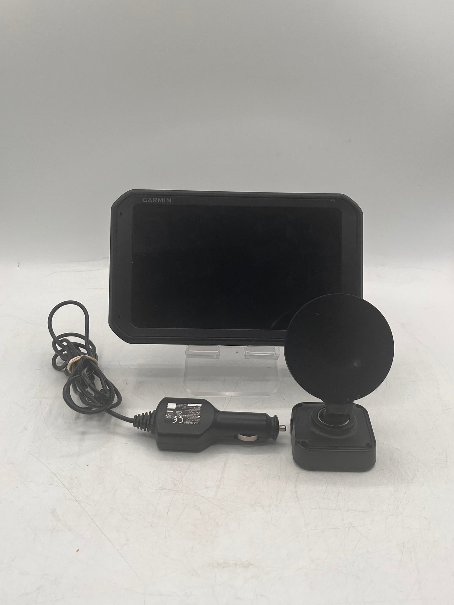 Garmin dēzl 780 LMT-S 7" Truck GPS with Car Mounting Kit & Car Charger bundle