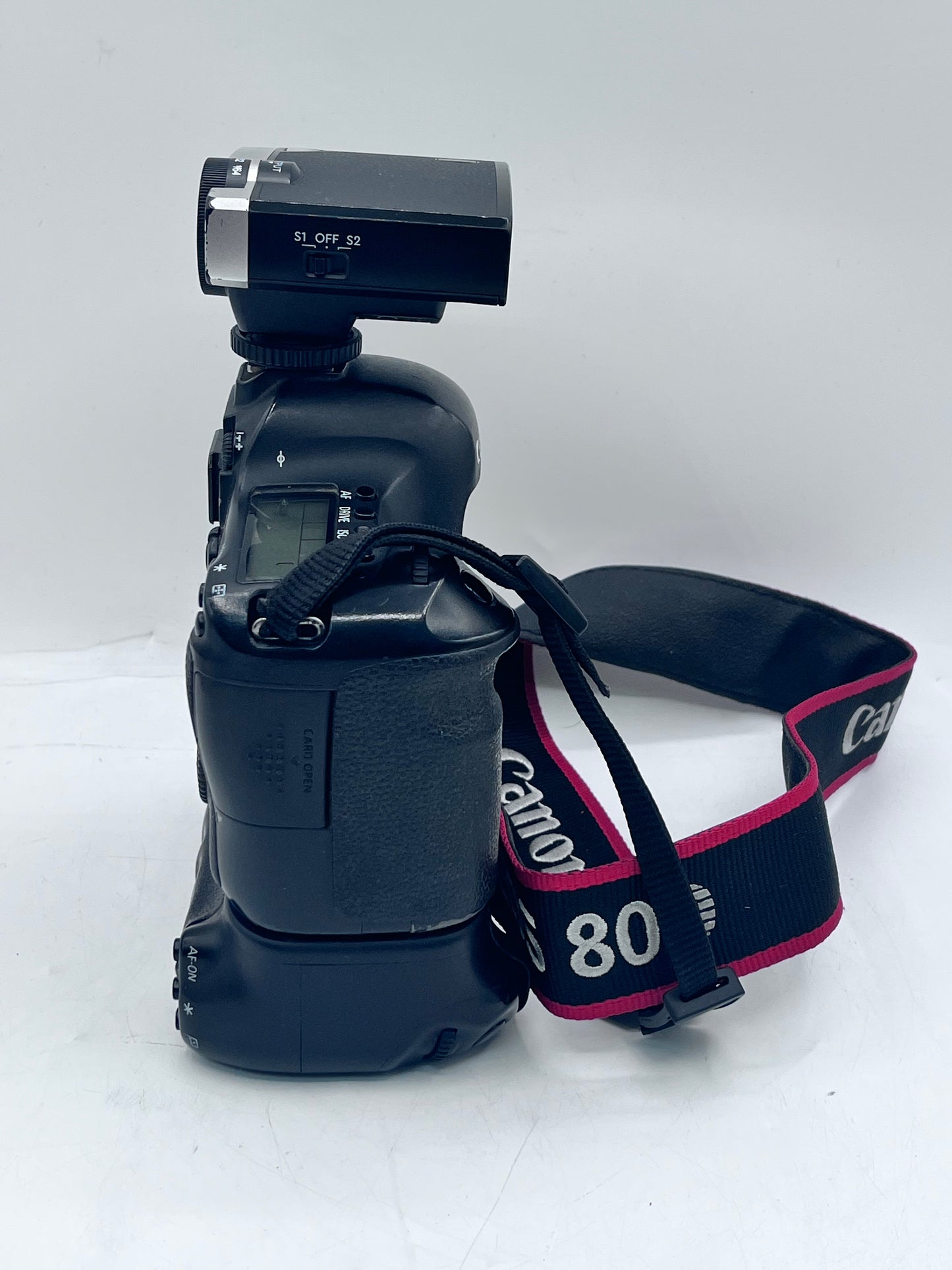 Canon EOS 6D Mark I 20.2 MP Camera W/ Battery Grip and Flash Tested Free Shipping