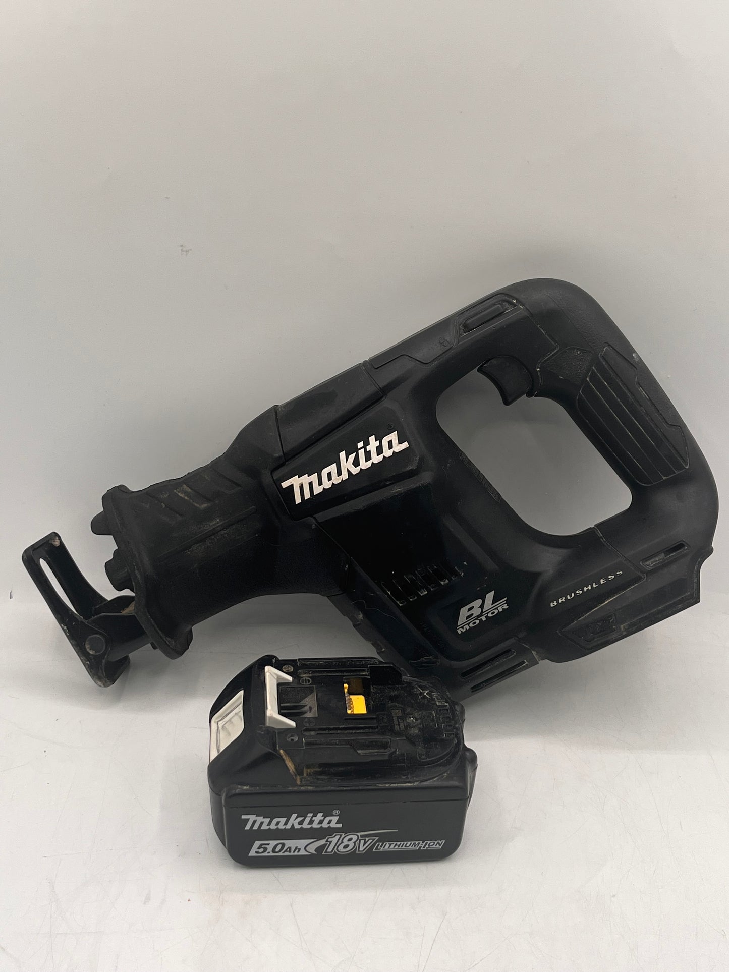 Makita XRJ07Z Brushless Cordless Variable Speed Reciprocating Saw w/ 5.0AH 18V Battery