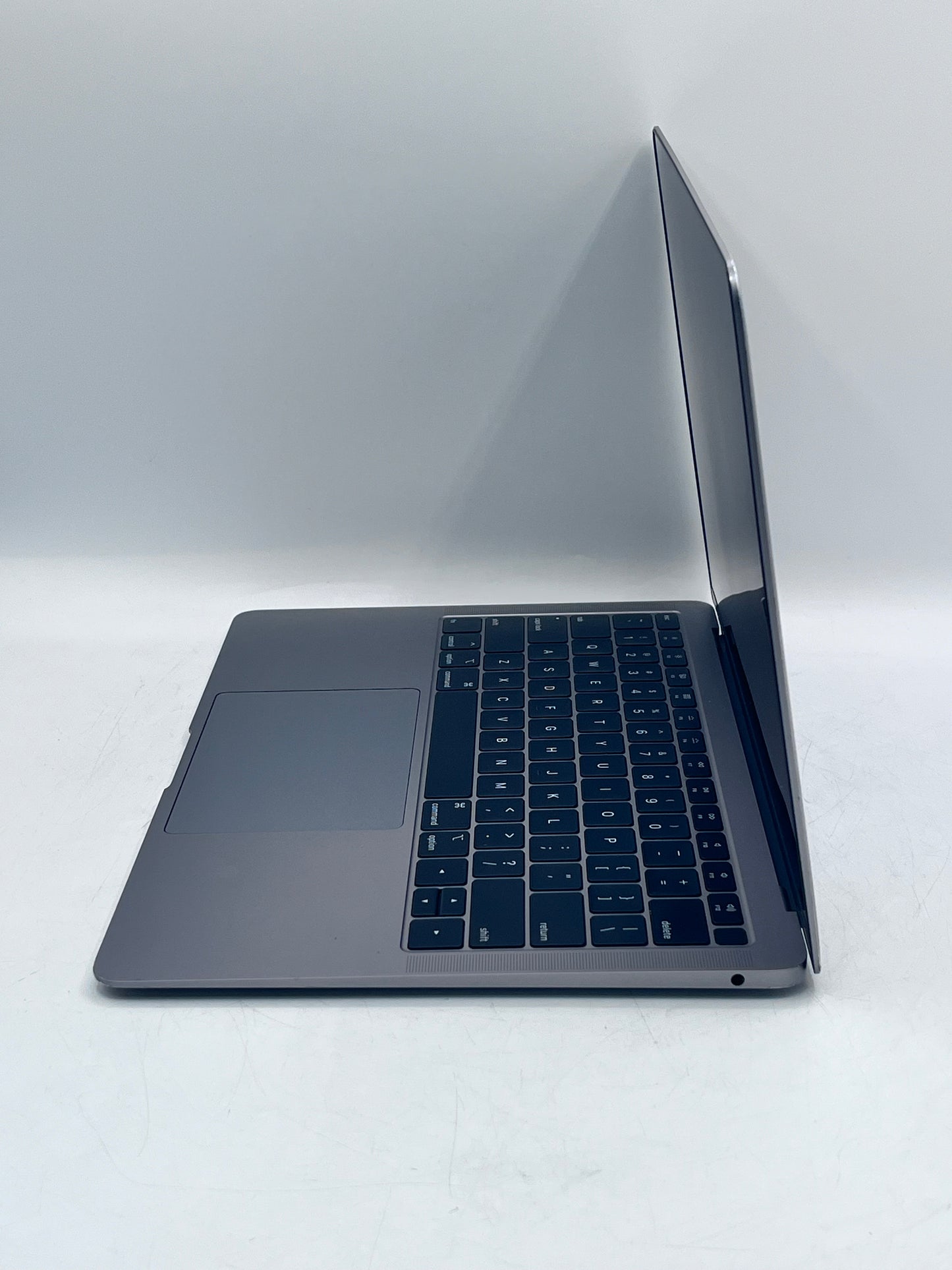 Apple MacBook AIR 13" 2018 A1932 Gray FOR PARTS AS IT IS DOES NOT TURN ON
