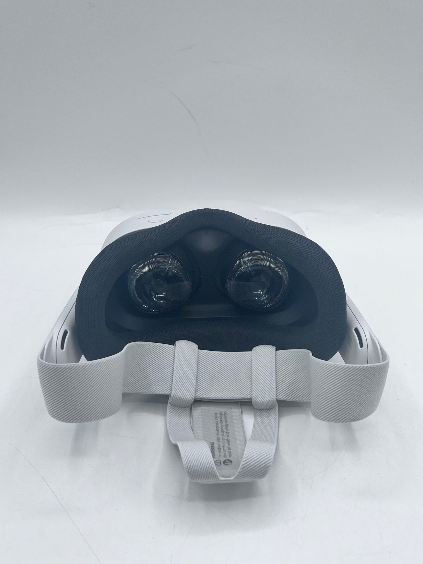 Oculus Quest 3S Video Game System 128GB White