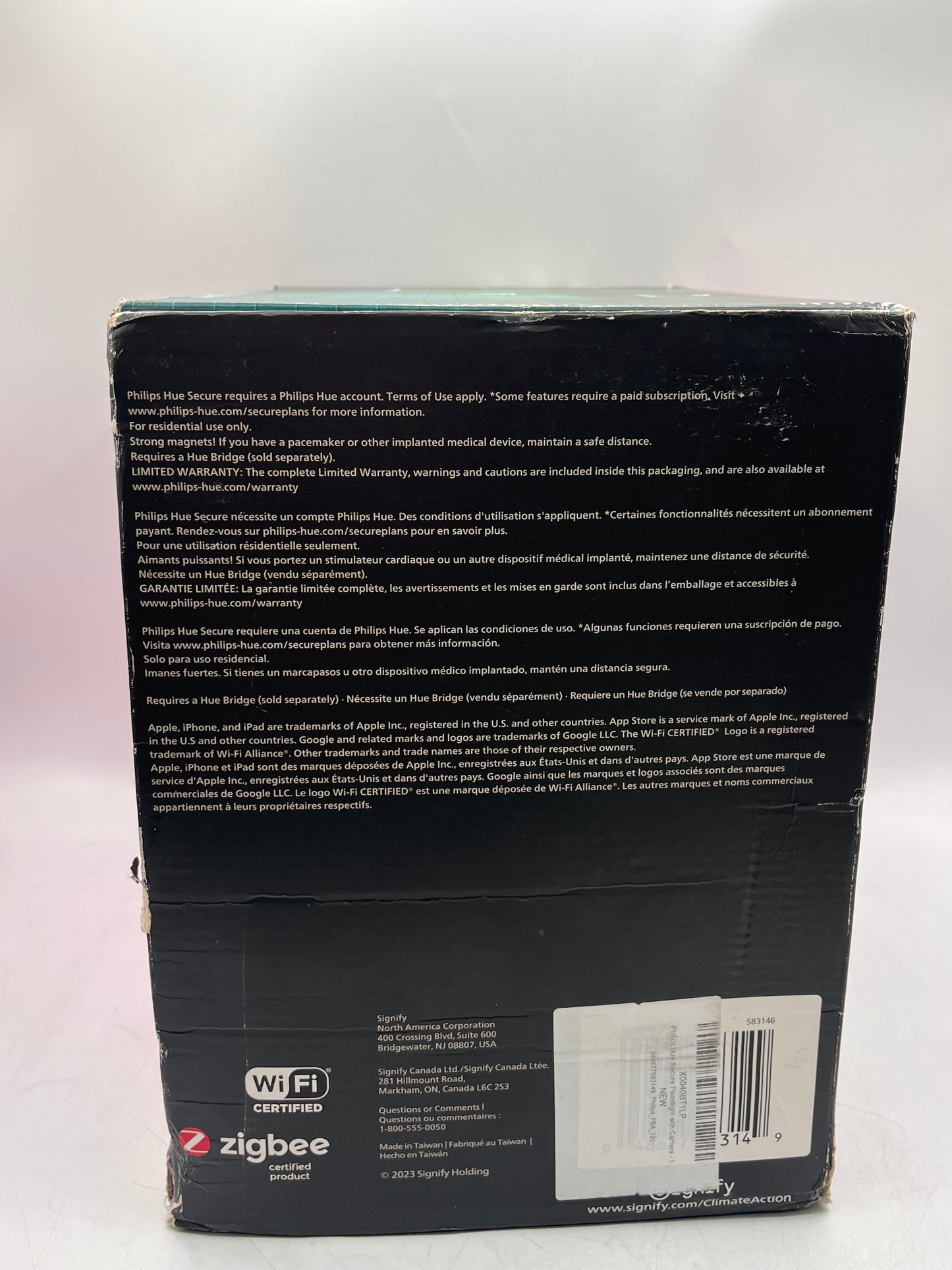 Philips Hue Secure Floodlight with Camera 1080P Video, Night Vision - BRAND NEW