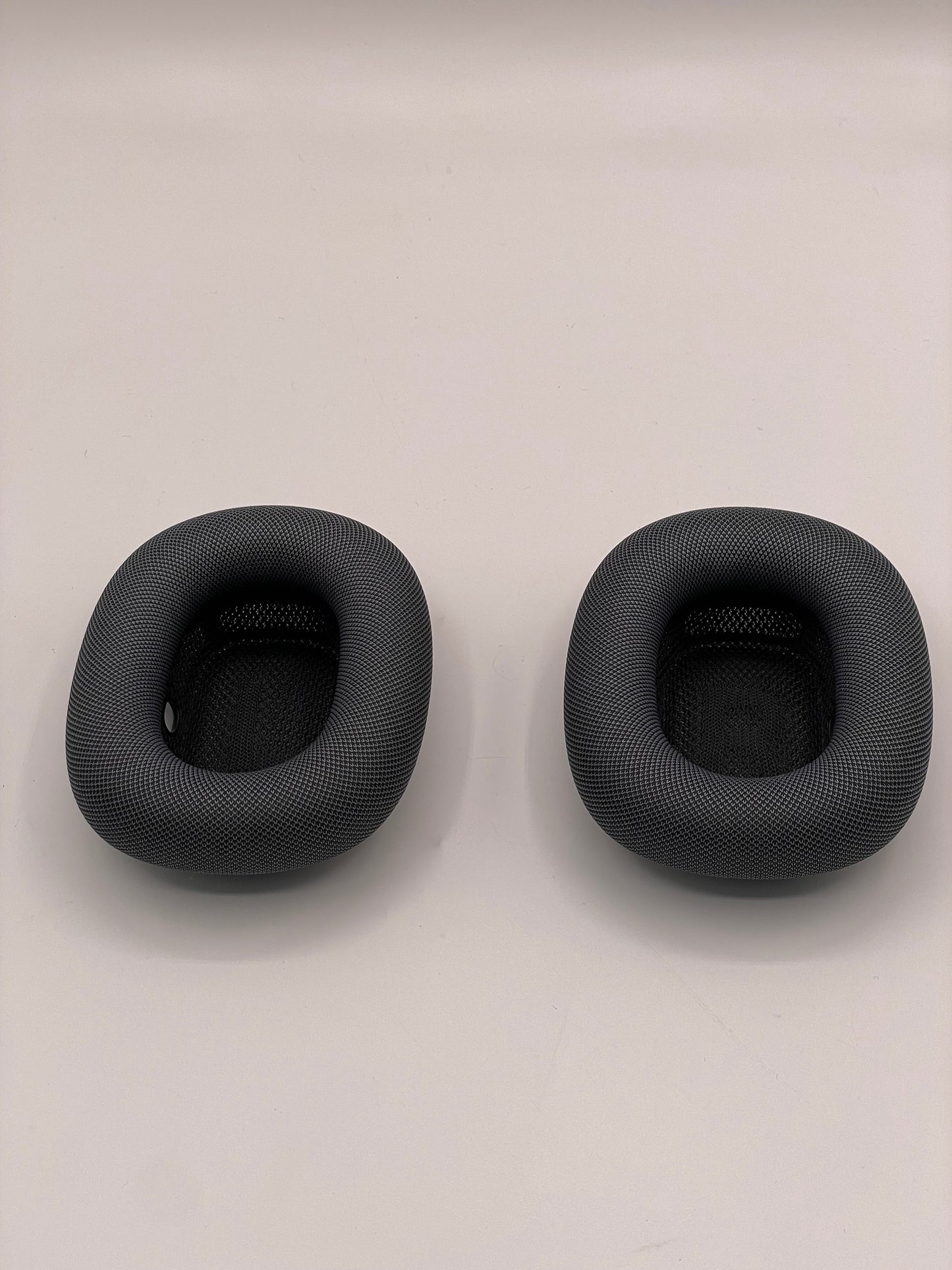 Apple AirPods Max 2024 A3184 USB-C with Smart Case - Near Mint Condition