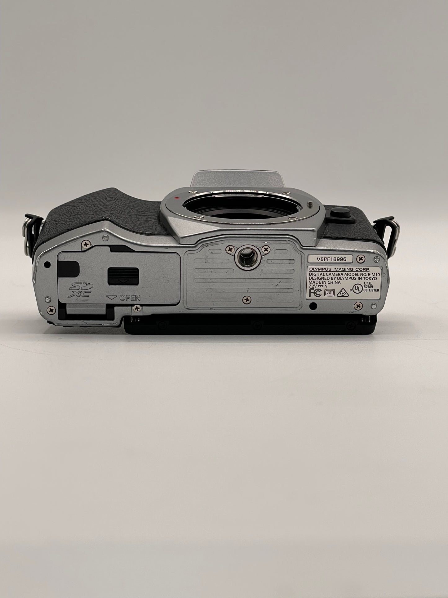 Olympus OM-D E-M10 Digital Camera Silver with 2 Batteries