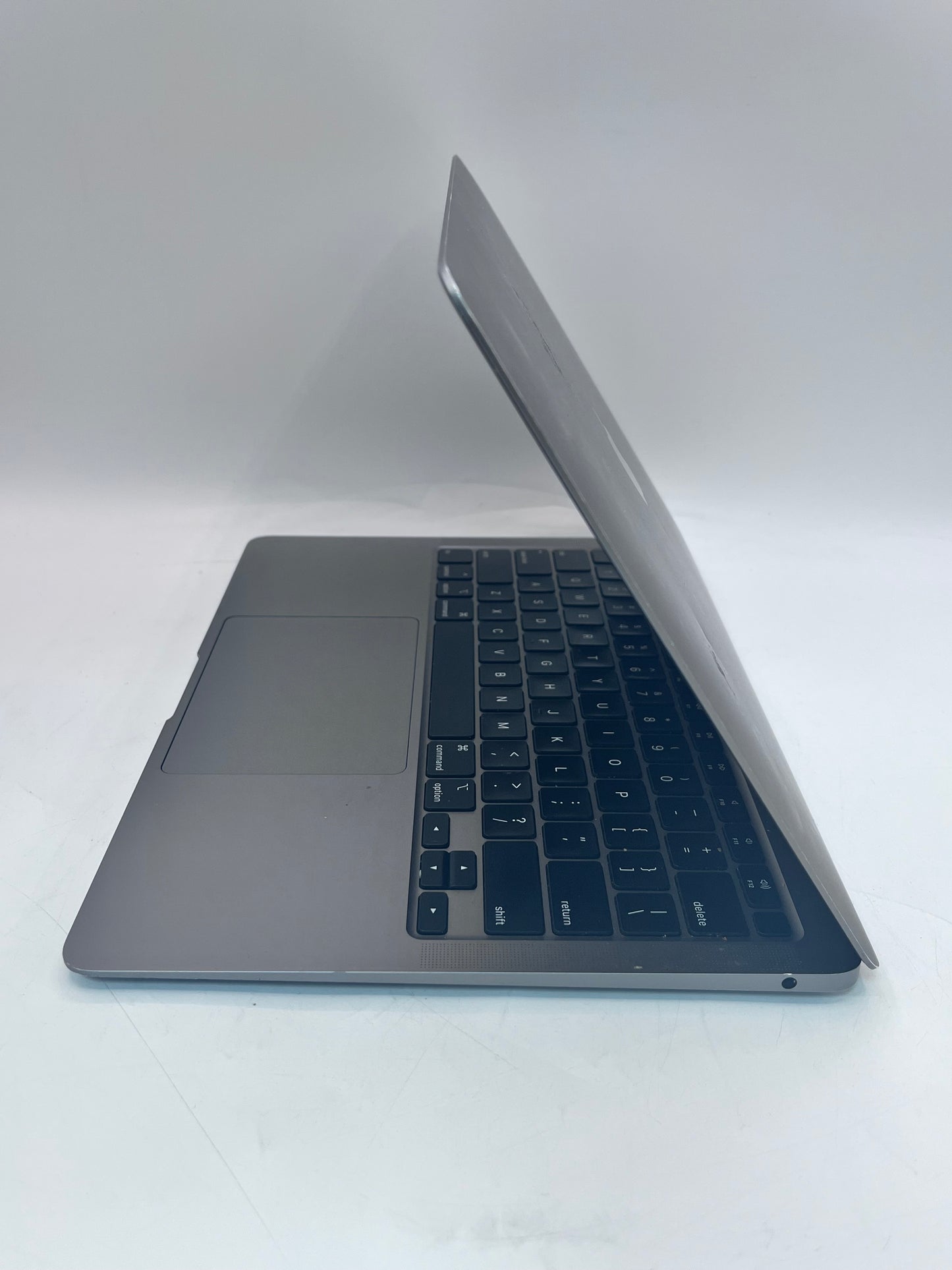 Apple MacBook Air 13" Retina i5 A2179 2020 Space Gray REMOTELY MANAGED BY PASSED READ