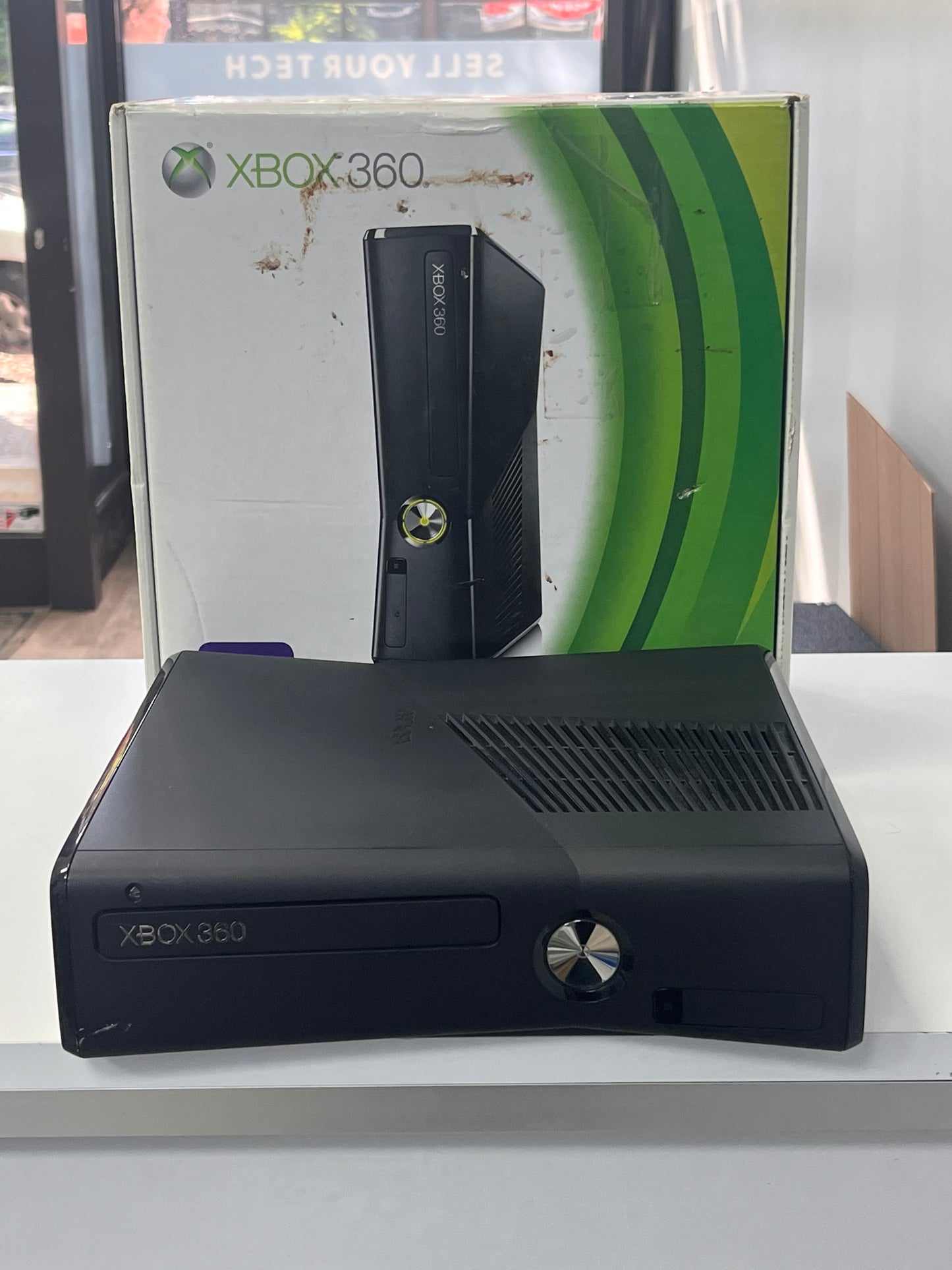 Microsoft Xbox 360 S (1439) 2010 Black 4GB Video Game System