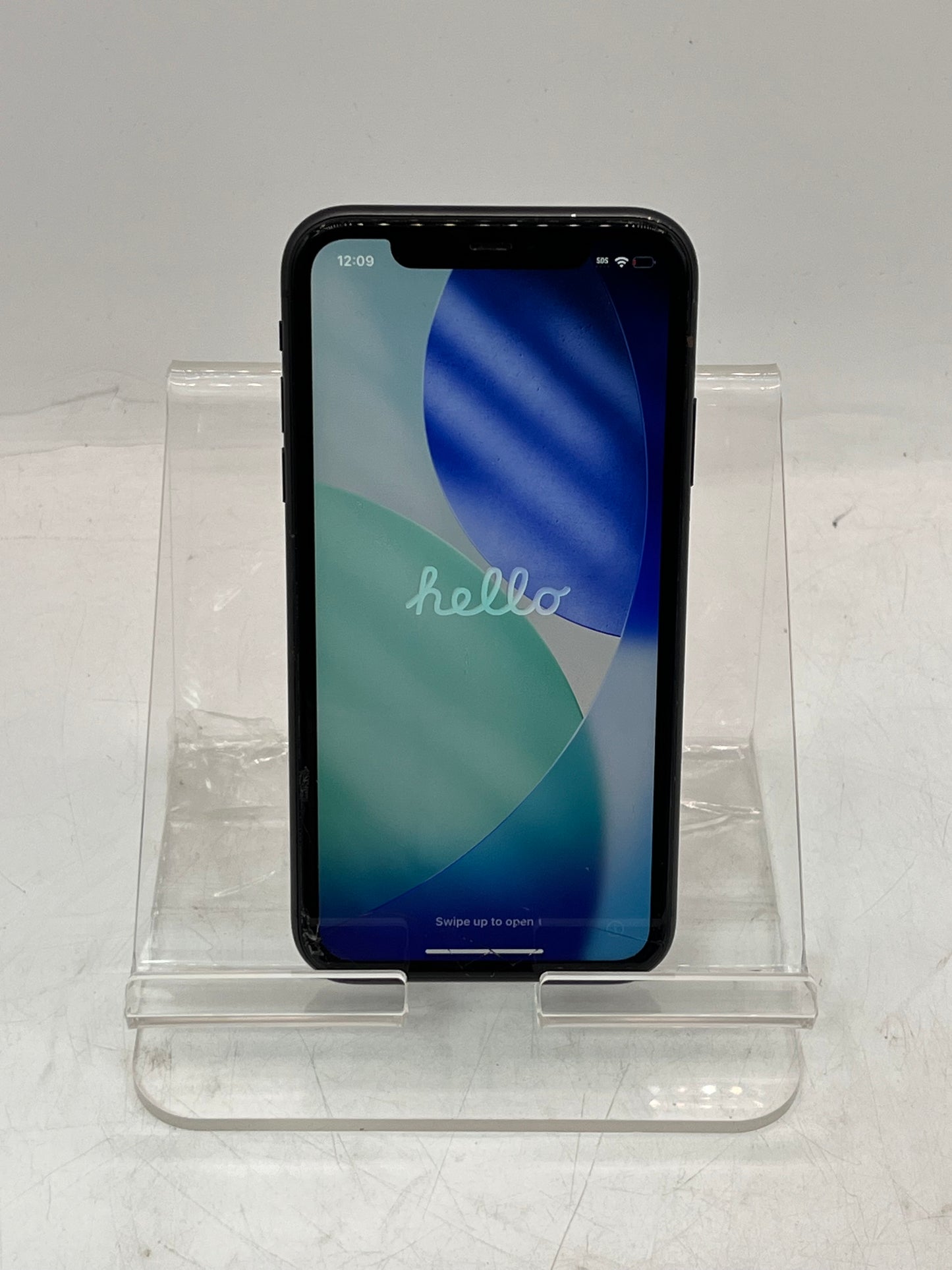Unlocked Apple iPhone 11 64GB Black Broken Screen