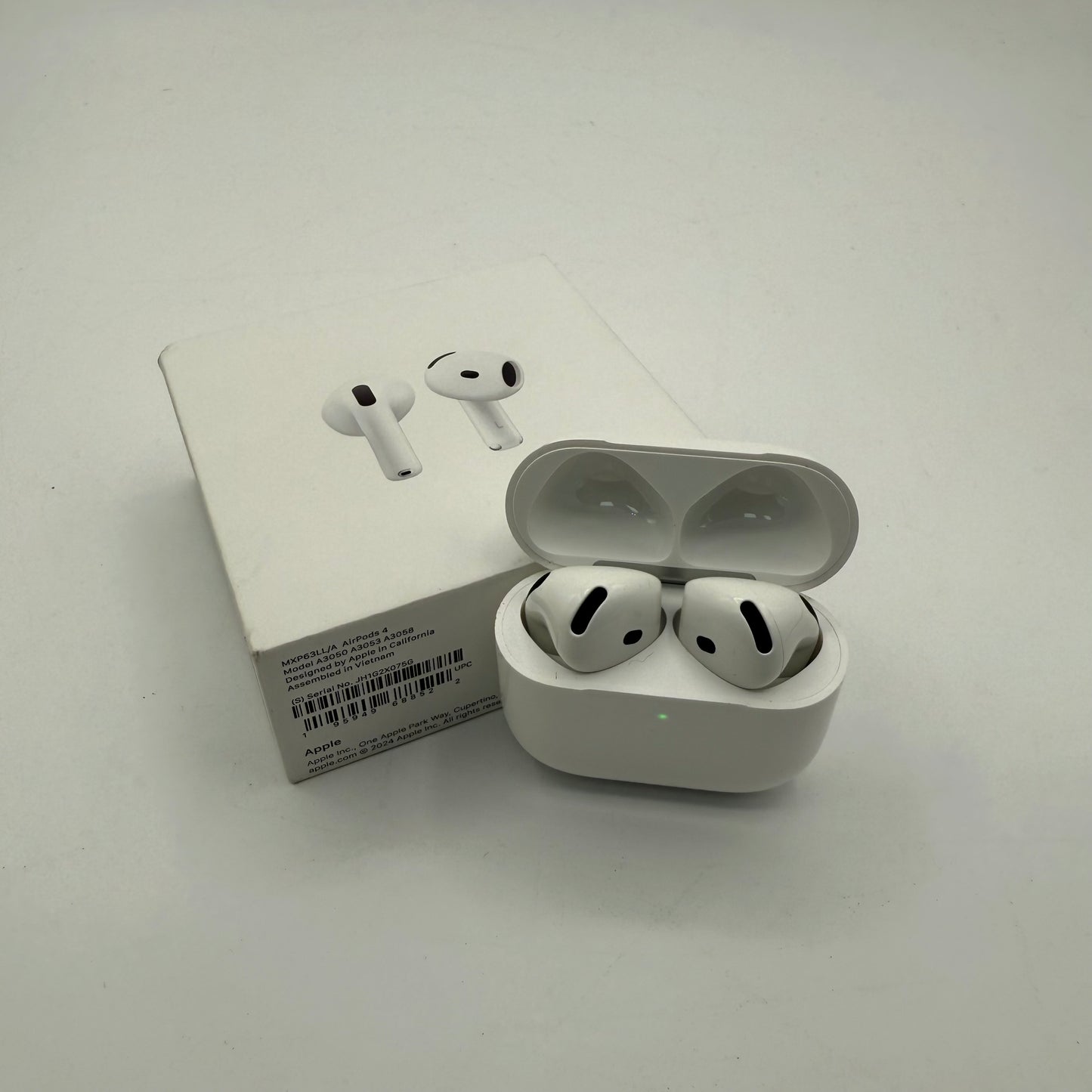 Apple AirPods 4th Gen Complete Set A3050 Bluetooth White 2024