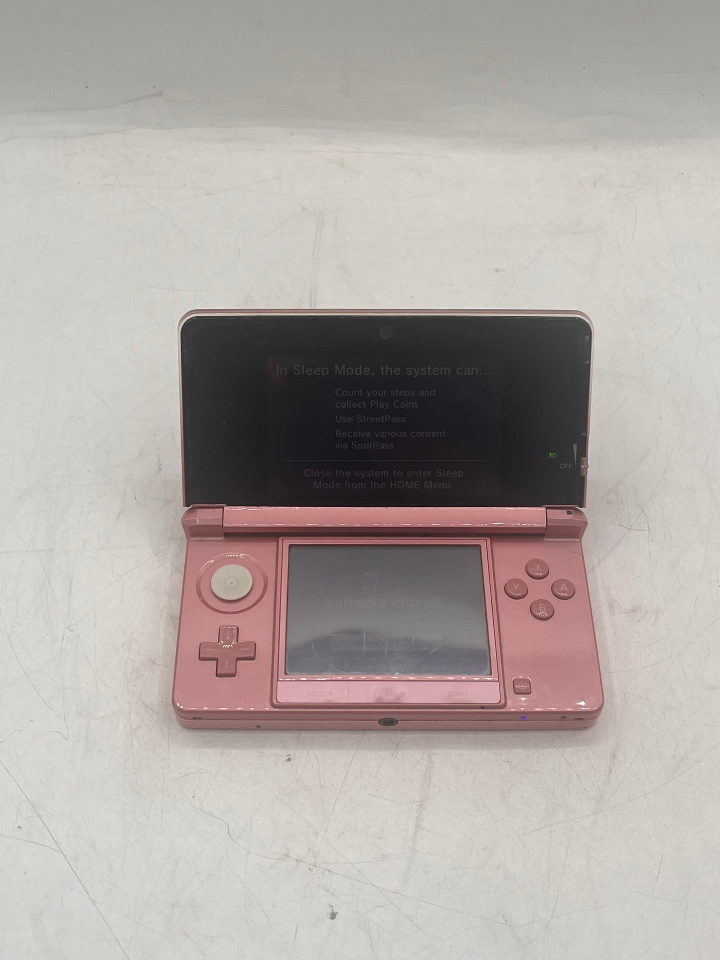 Nintendo 3DS CTR-001 2011 Handheld Game Console w/ 2 Games and a charger - Pink