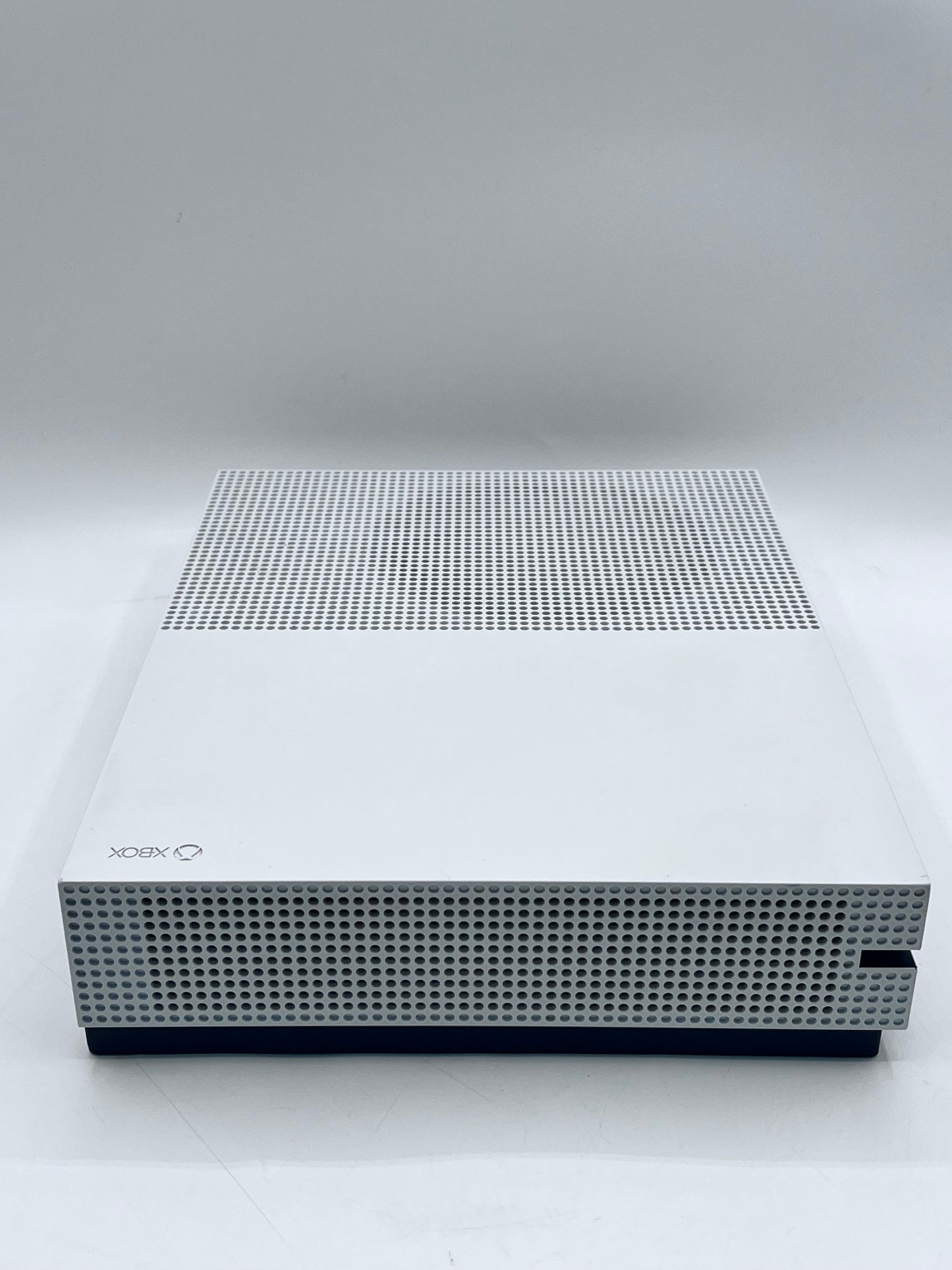 Microsoft Xbox One S 1TB Console Gaming System White 1681 with wires Tested
