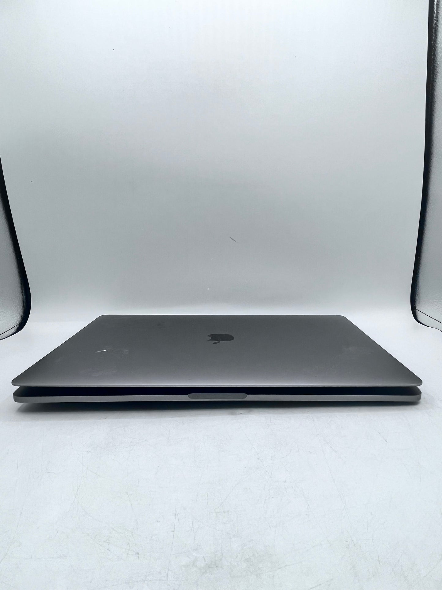 Apple MacBook Pro 15" A1707 (2017) - i7 16GB RAM 256GB SSD Space Gray Bloated Battery