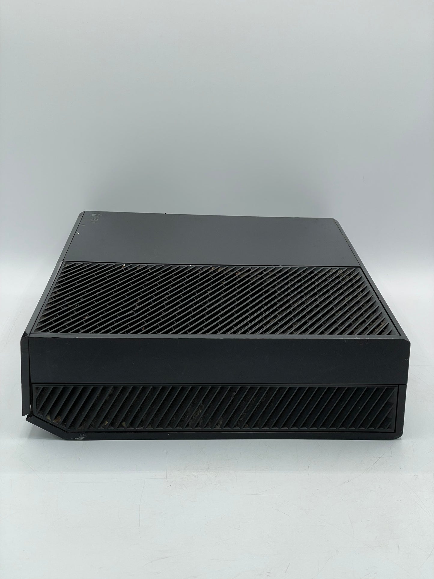 Microsoft Xbox One (Model: 1540) - Used - 500GB - Free Shipping
