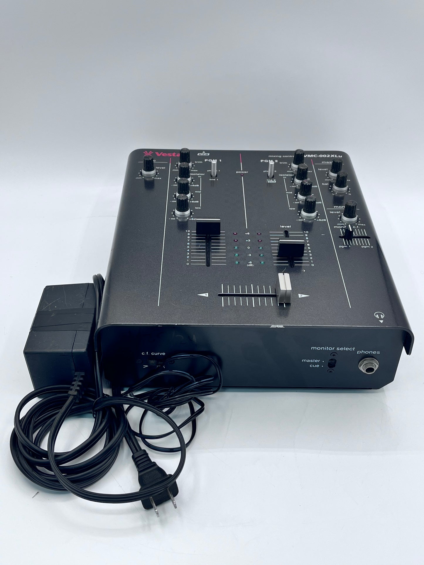 Vestax VMC-002XLU DJ Mixer - Black