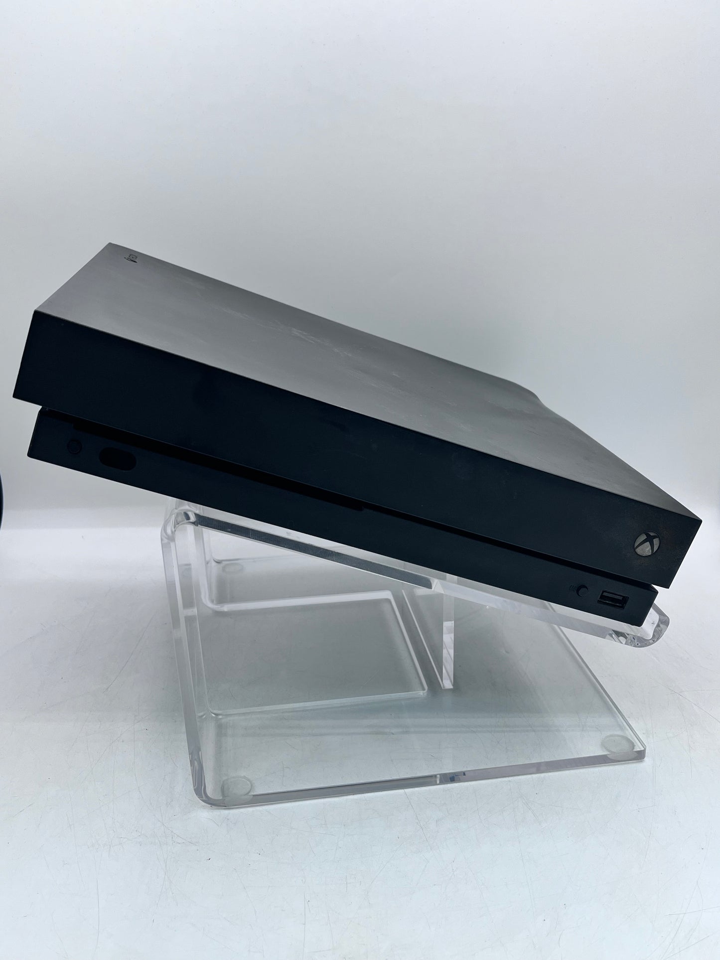 Microsoft Xbox One X  Gaming Console  1787 - 1TB READ