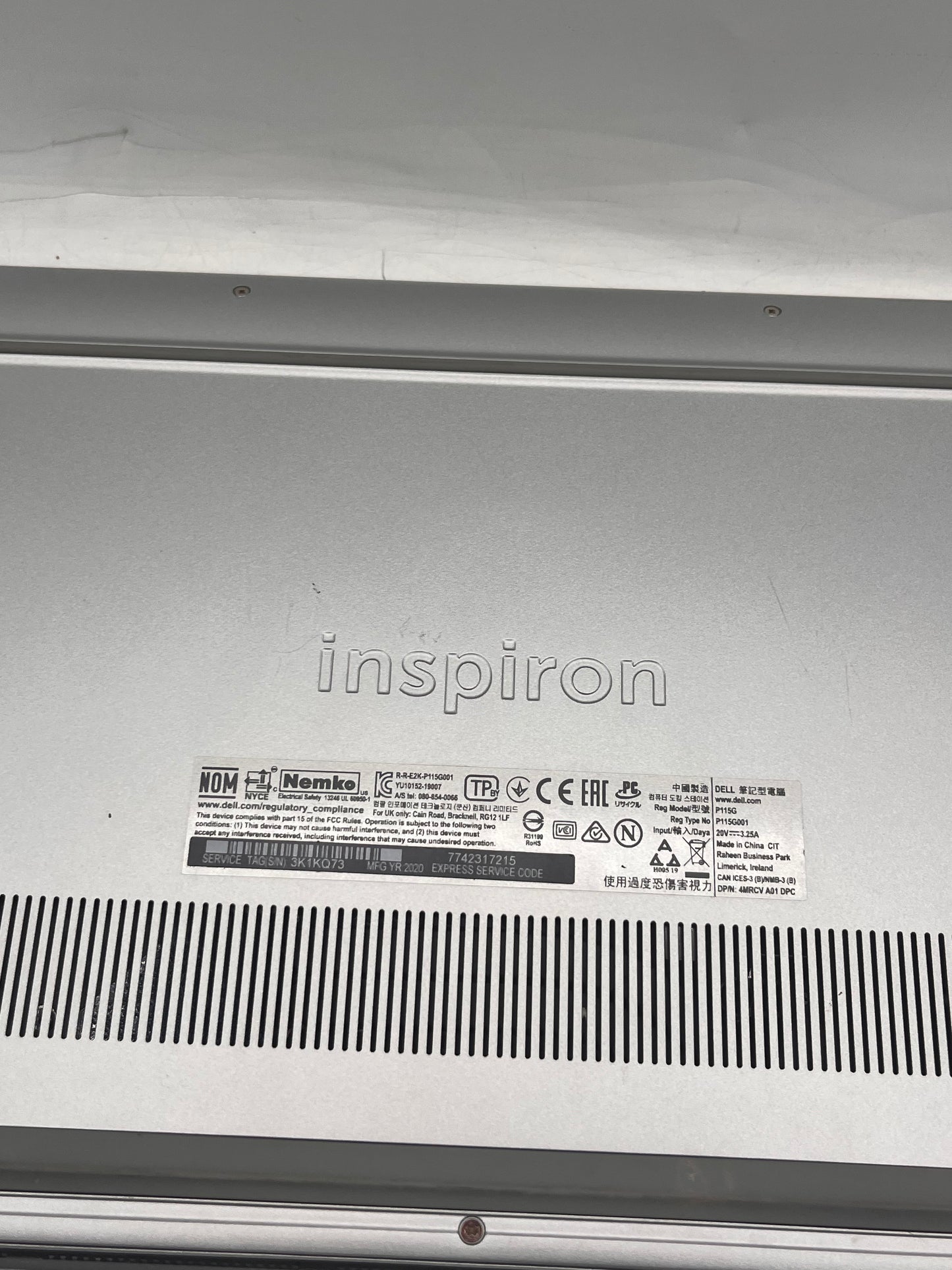 Dell Inspiron 14 7490 Core i5 16GB 512GB Laptop Silver Broken