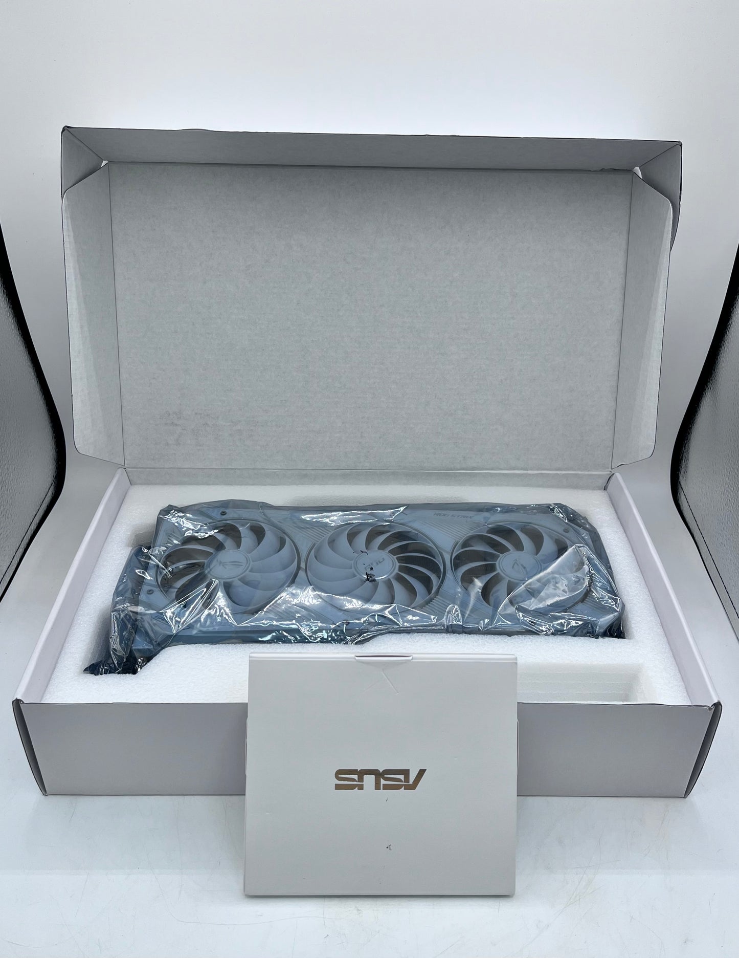 ROG STRIX RTX 3090 OC White Edition