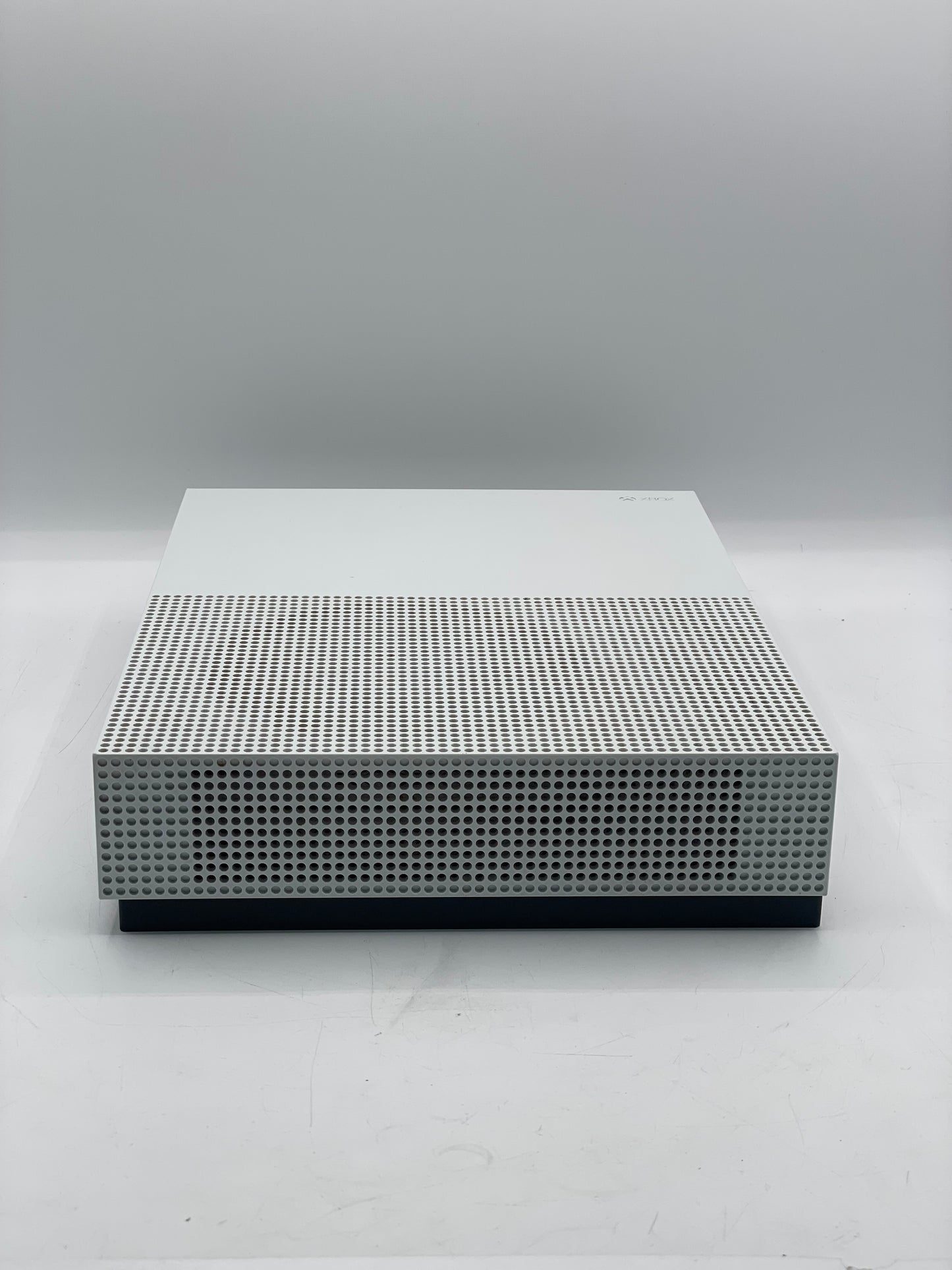 Microsoft Xbox One S 2016 (Model: 1681) - 500GB - Used - White