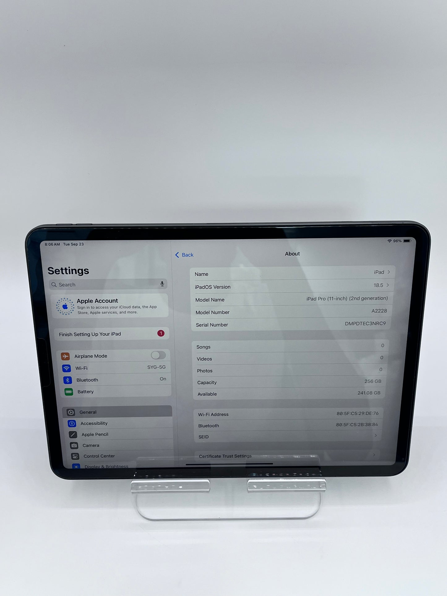 Apple iPad Pro 2nd Gen 11-inch 256GB WiFi  A2228 MXDC2LL/A - Space Gray