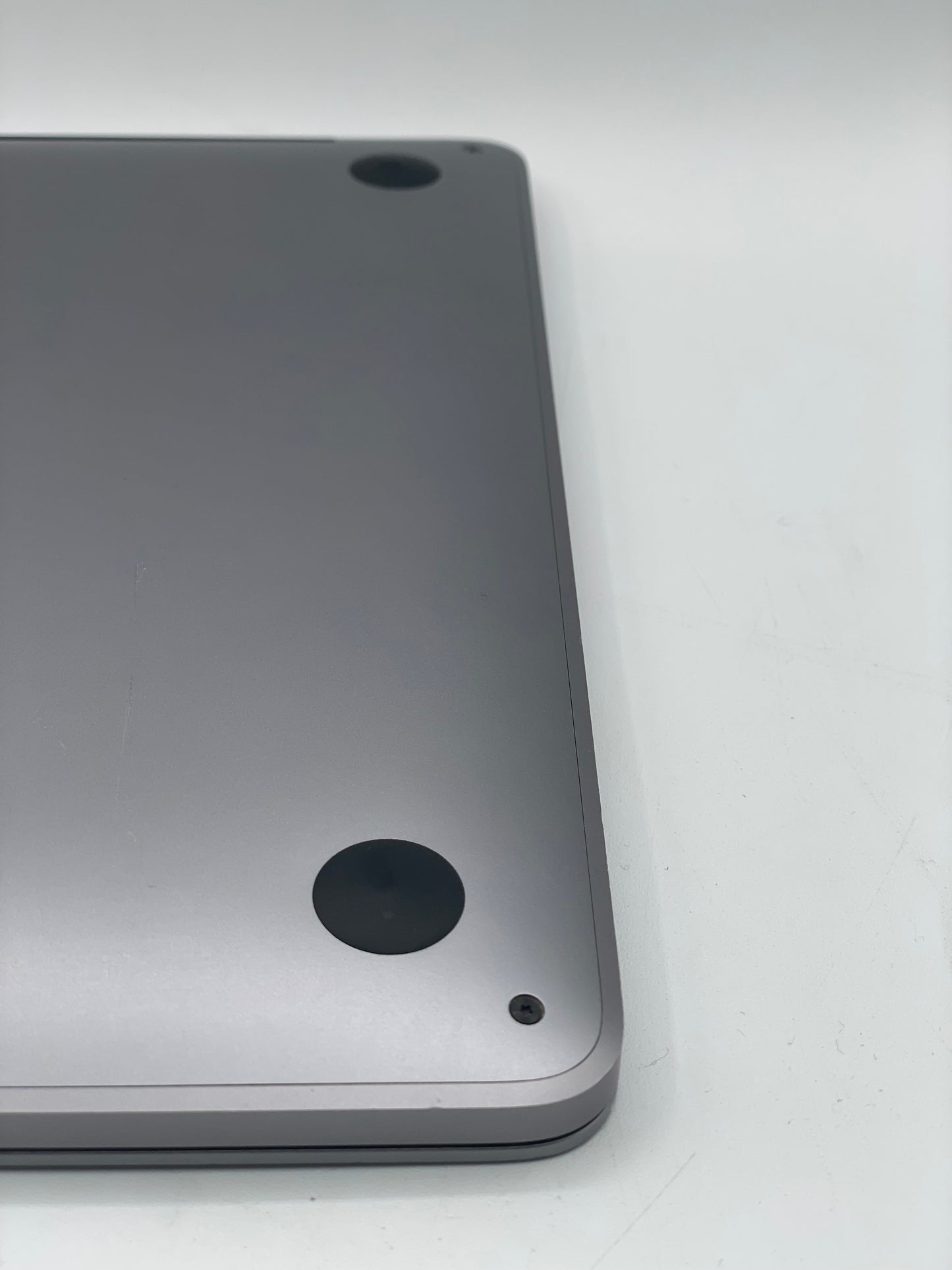 2020 Apple MacBook Pro 13.3" A2338 MYD82LL/A 8C M1 8C GPU 8GB 256GB Space Gray
