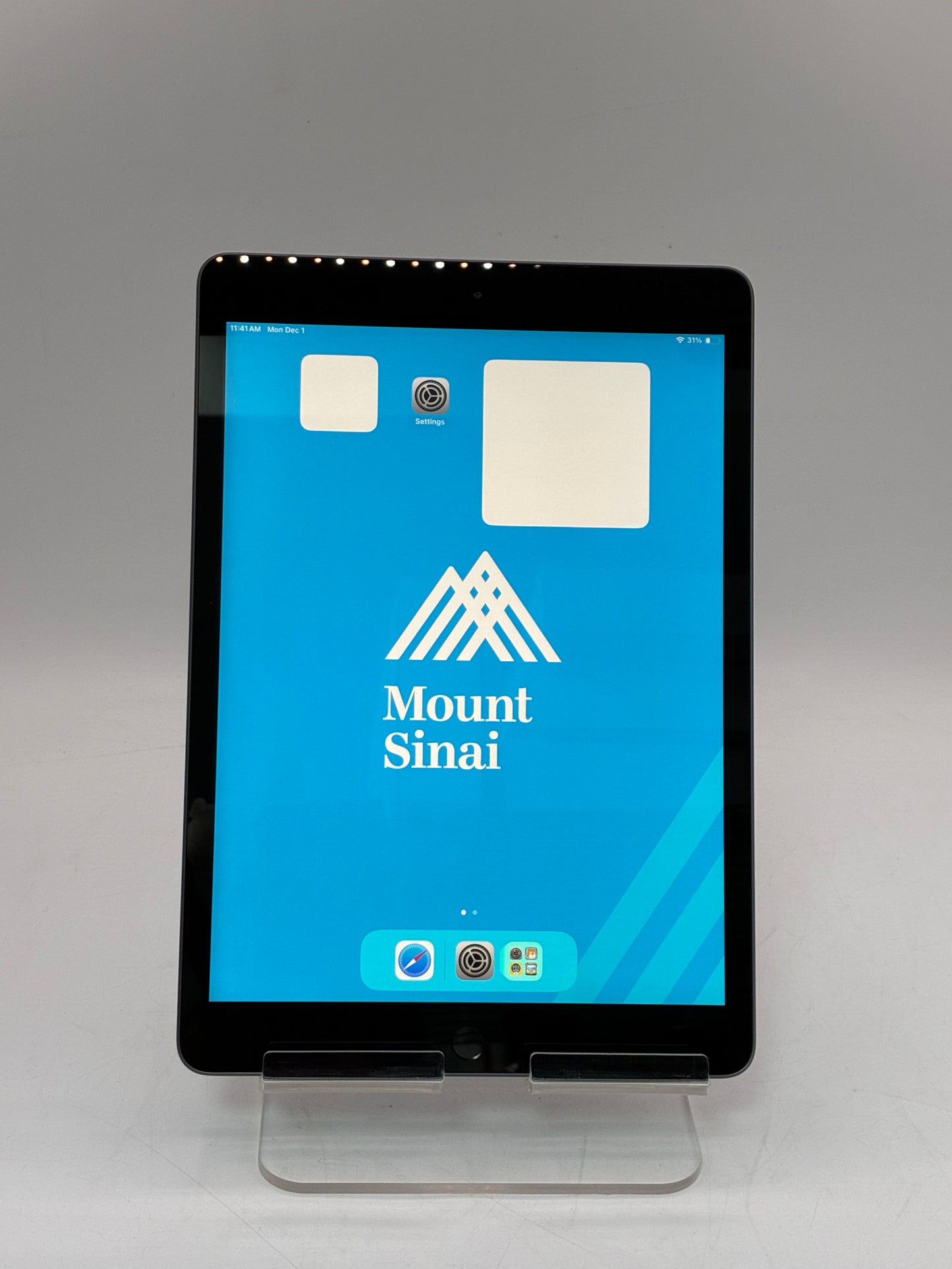 Apple iPad (7th Gen) A2197 128GB ( Remotely Managed)