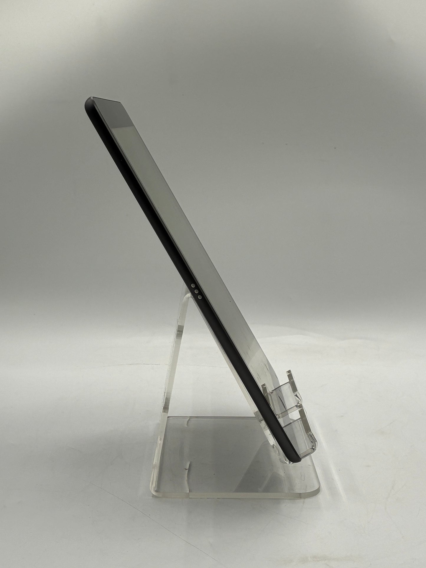 Apple iPad (7th Gen) A2197 128GB ( Remotely Managed)