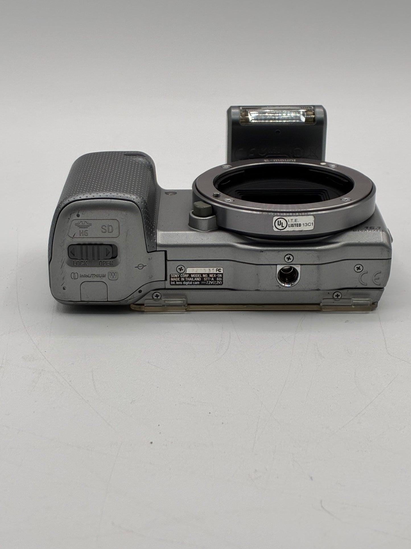SONY NEX-5N 14.2MP Mirrorless Digital Camera w/ Battery and Carrying Case Untested