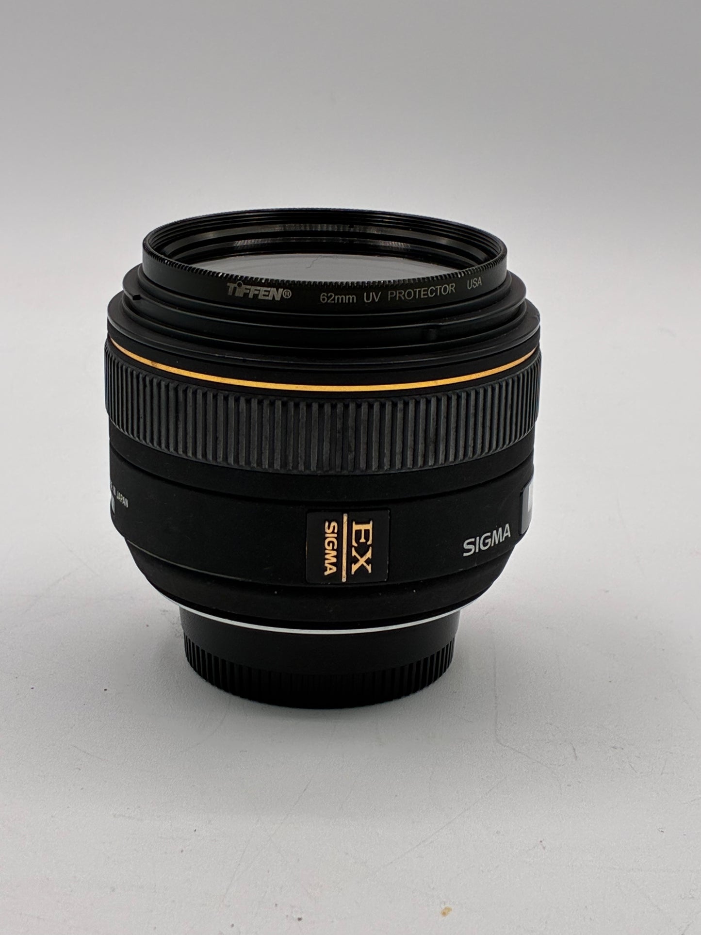 Sigma 30mm f/1.4 HSM EX DC Lens For Canon w/ Caps and Case Free Shipping