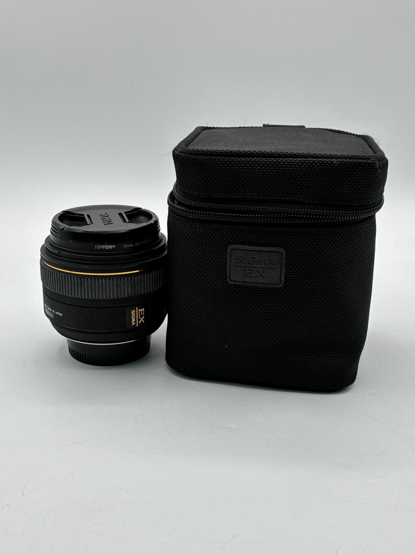 Sigma 30mm f/1.4 HSM EX DC Lens For Canon w/ Caps and Case Free Shipping