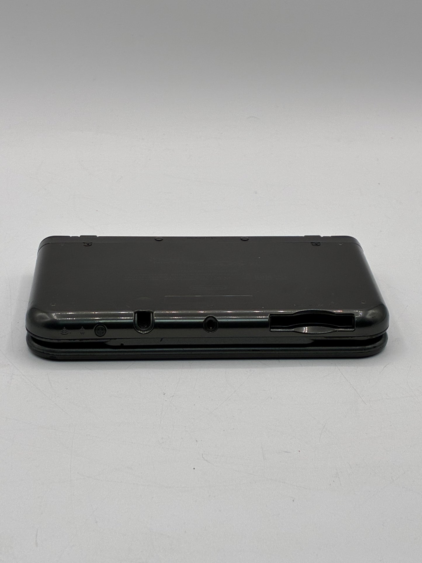 Nintendo New 3DS KTR-001 2014 Video Game System